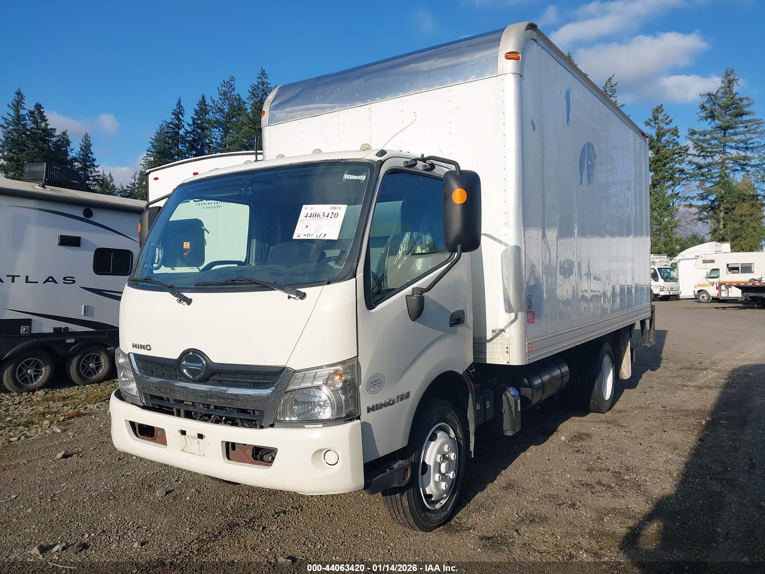 HINO 195 image 2