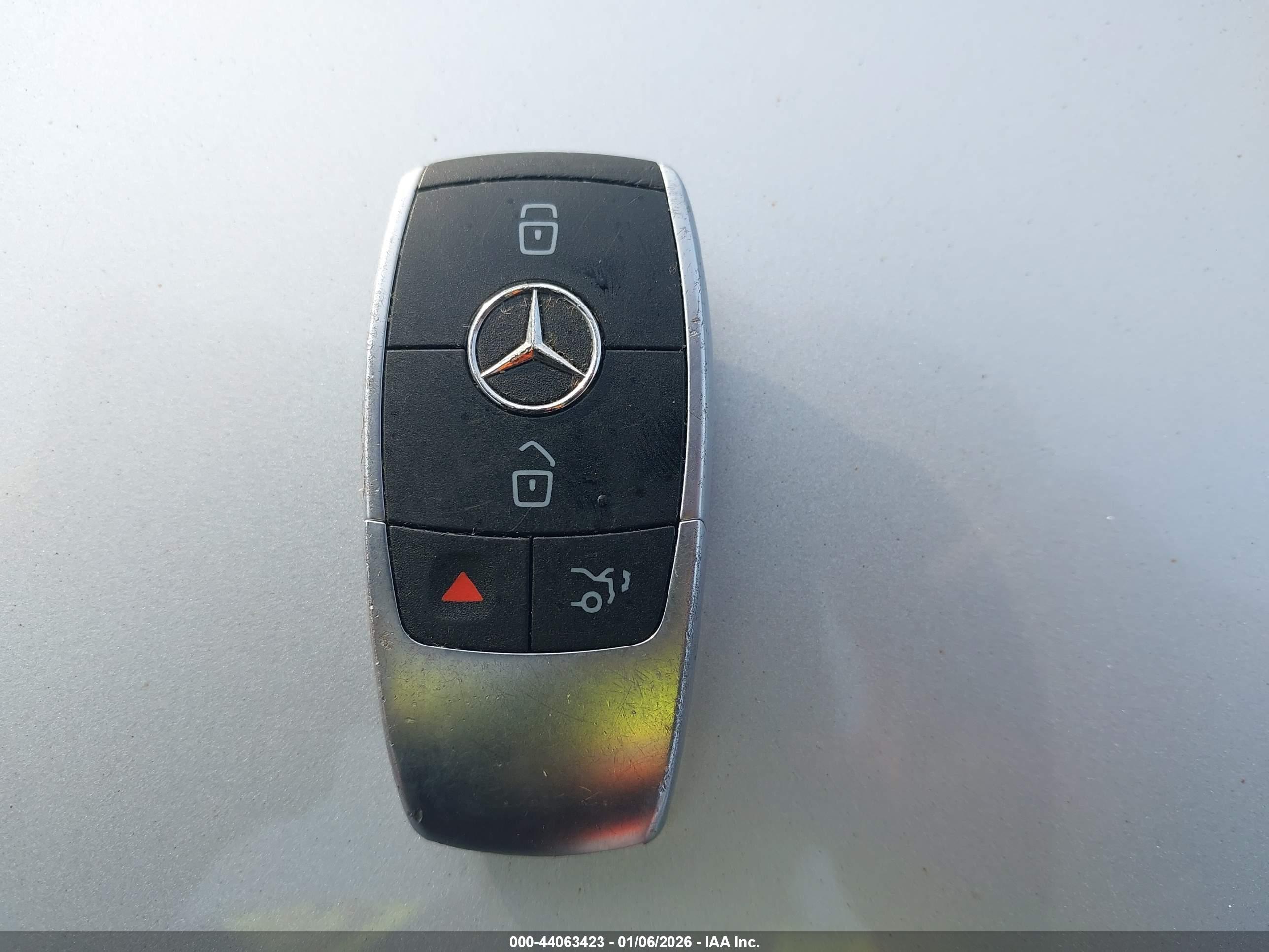 MERCEDES-BENZ C image 11