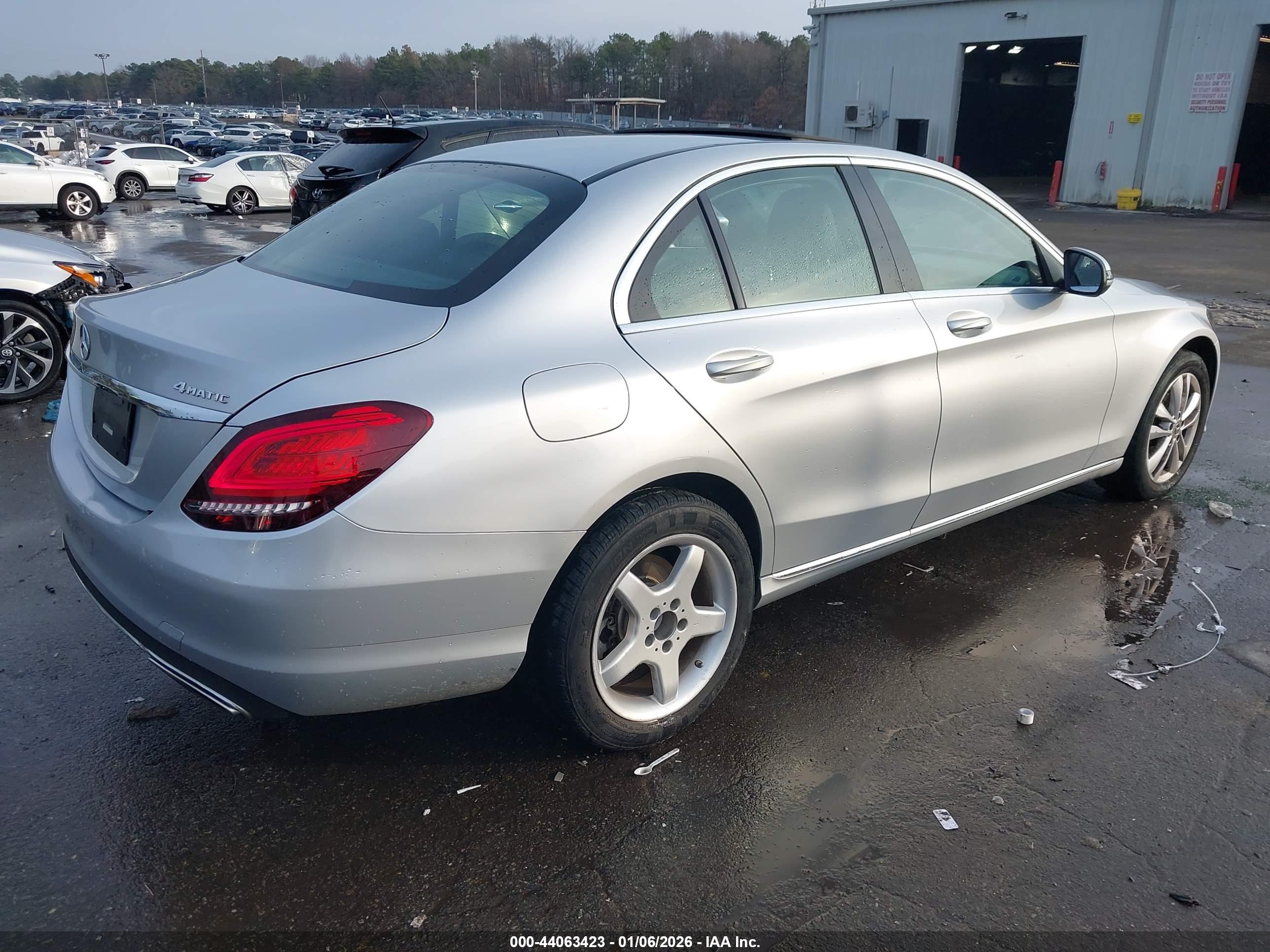 MERCEDES-BENZ C image 4
