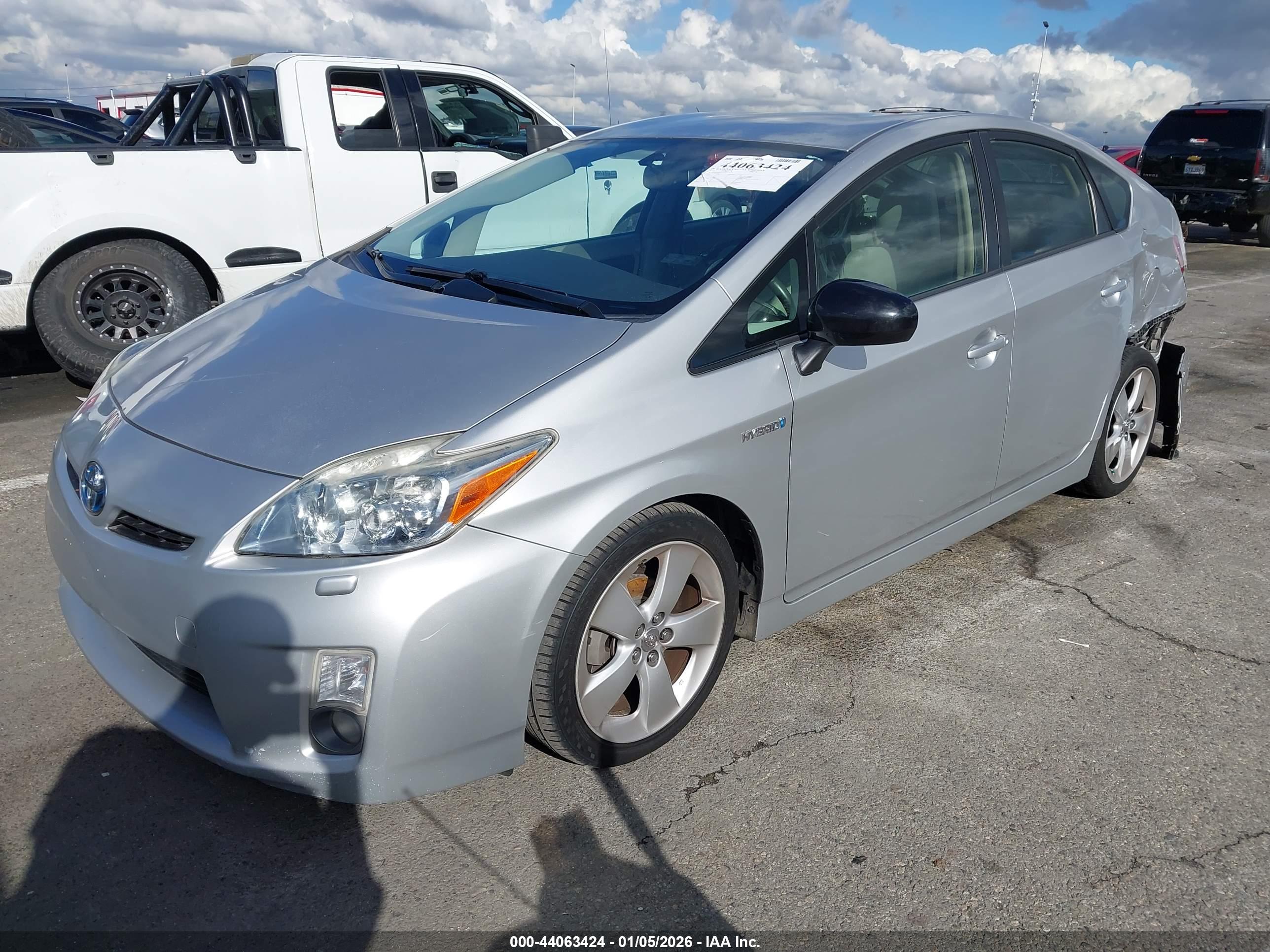 TOYOTA PRIUS image 2