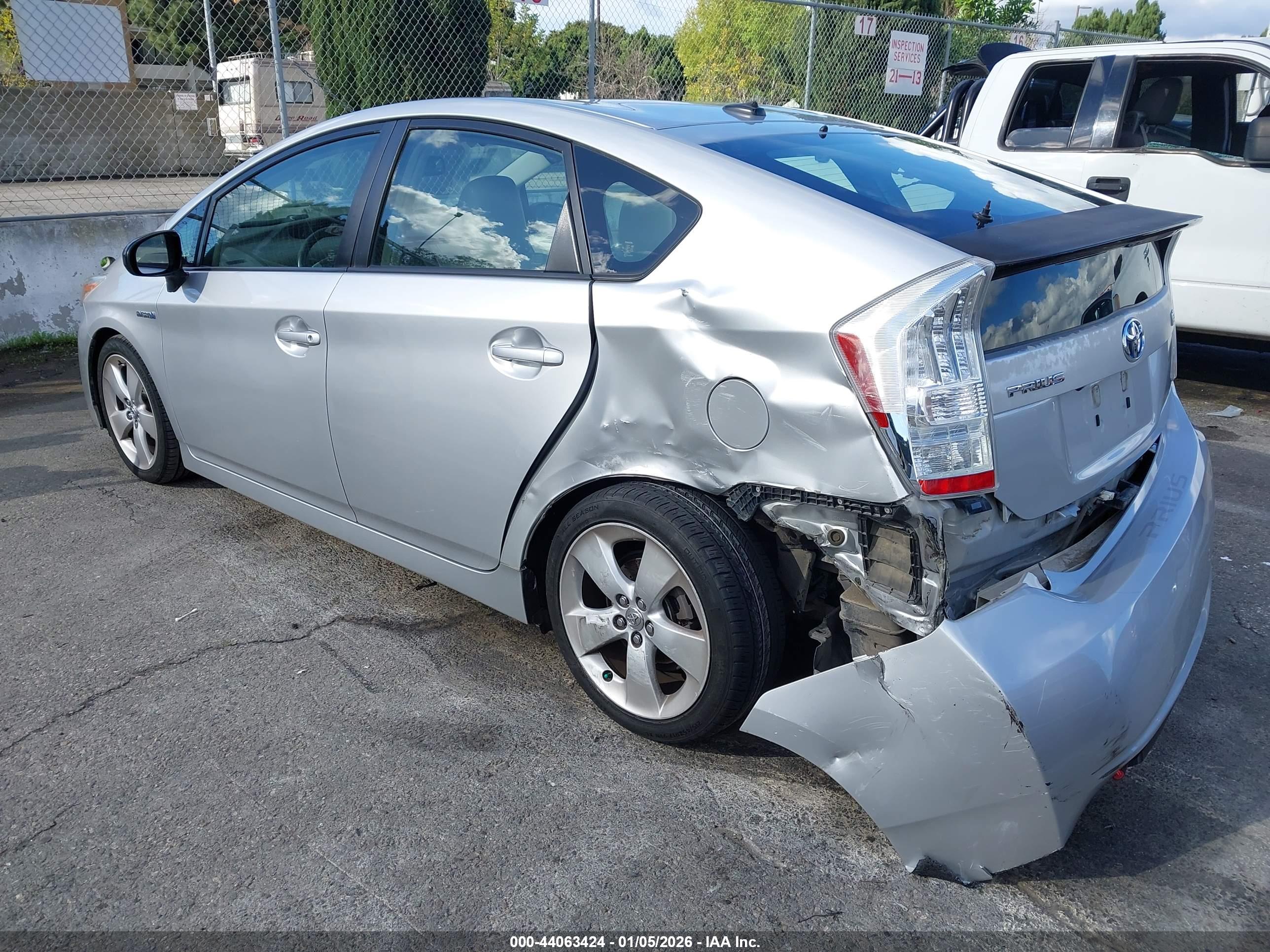 TOYOTA PRIUS image 3