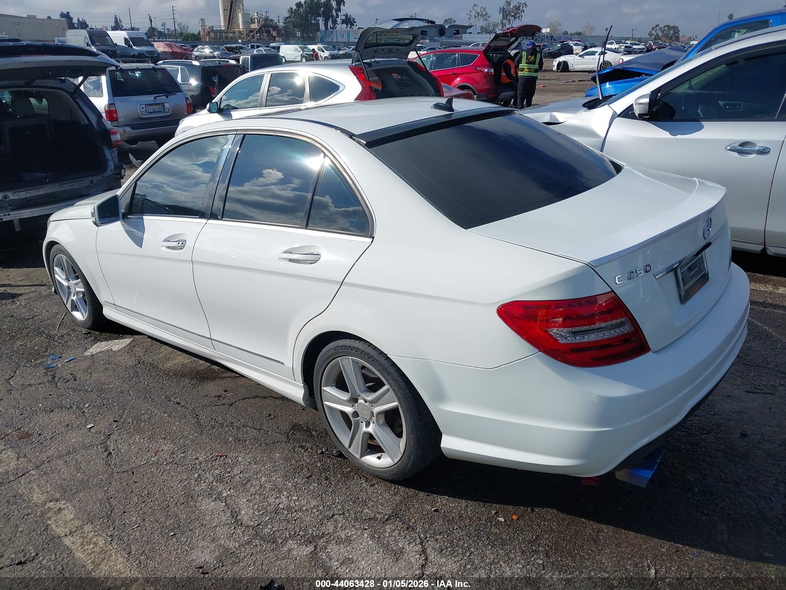 MERCEDES-BENZ C image 3