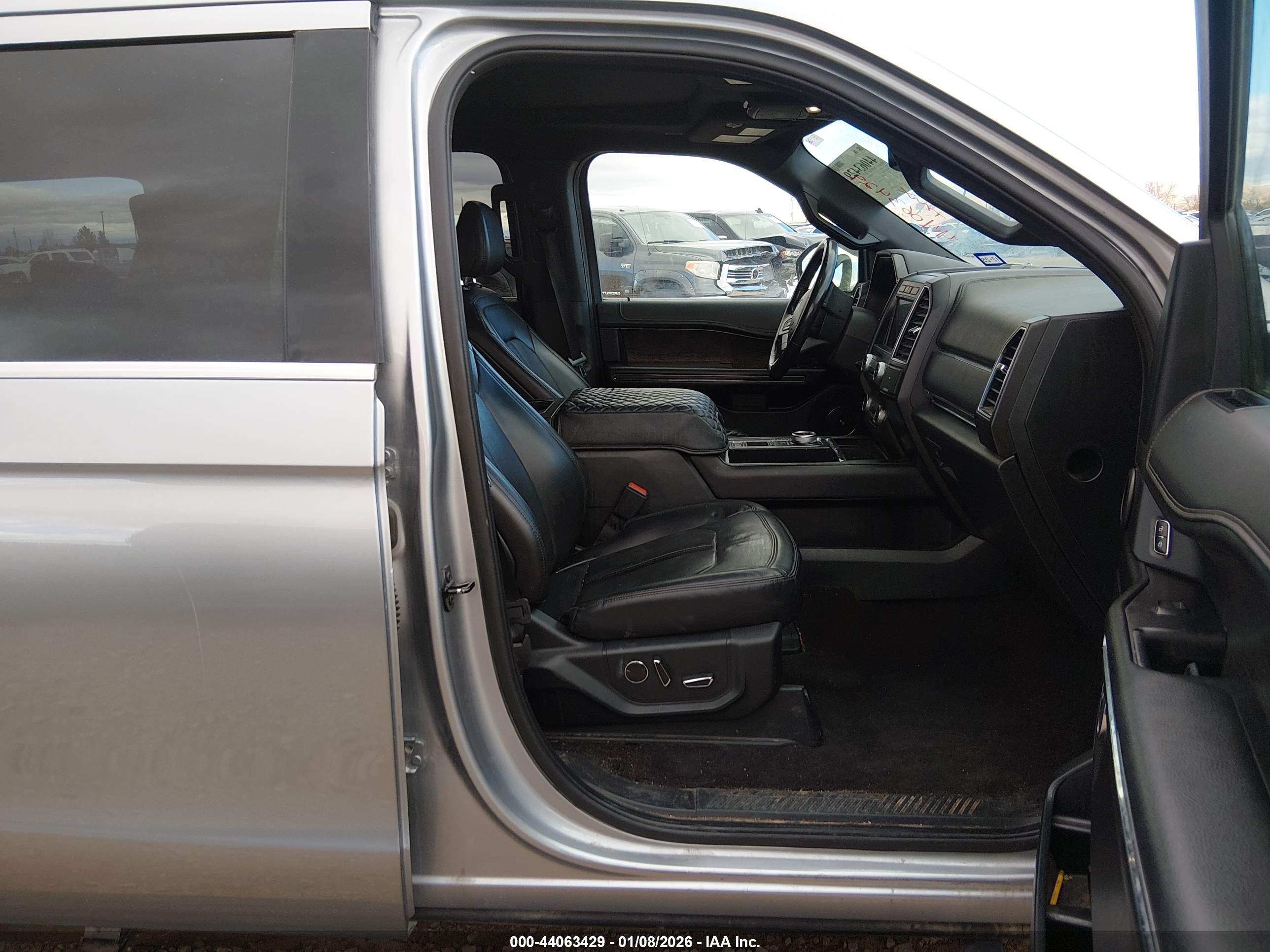 FORD EXPEDITION image 5