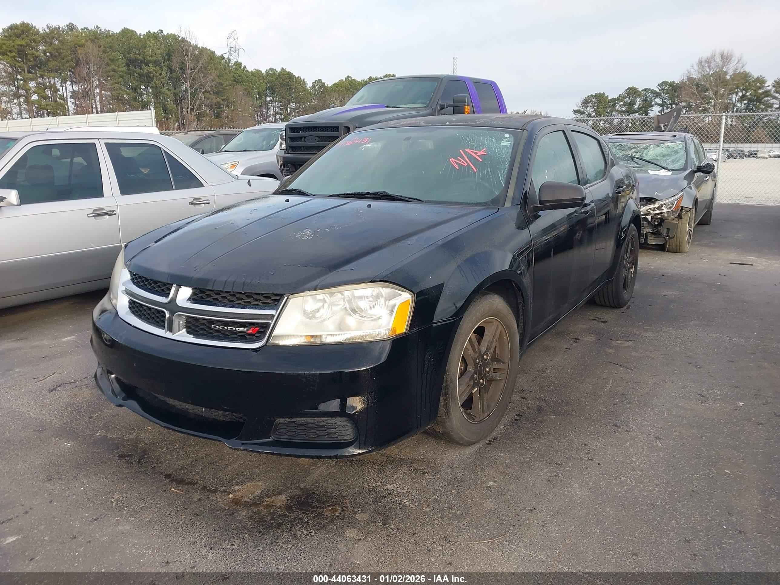 DODGE AVENGER image 2