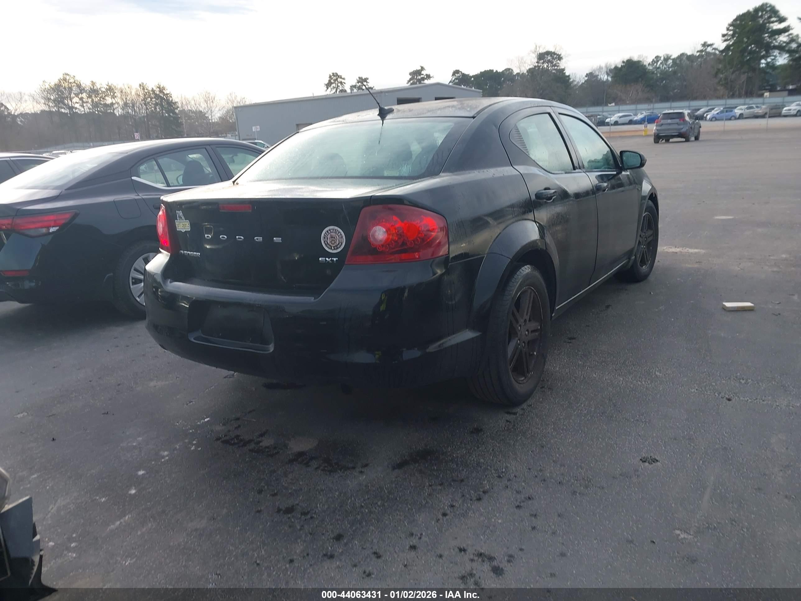 DODGE AVENGER image 4