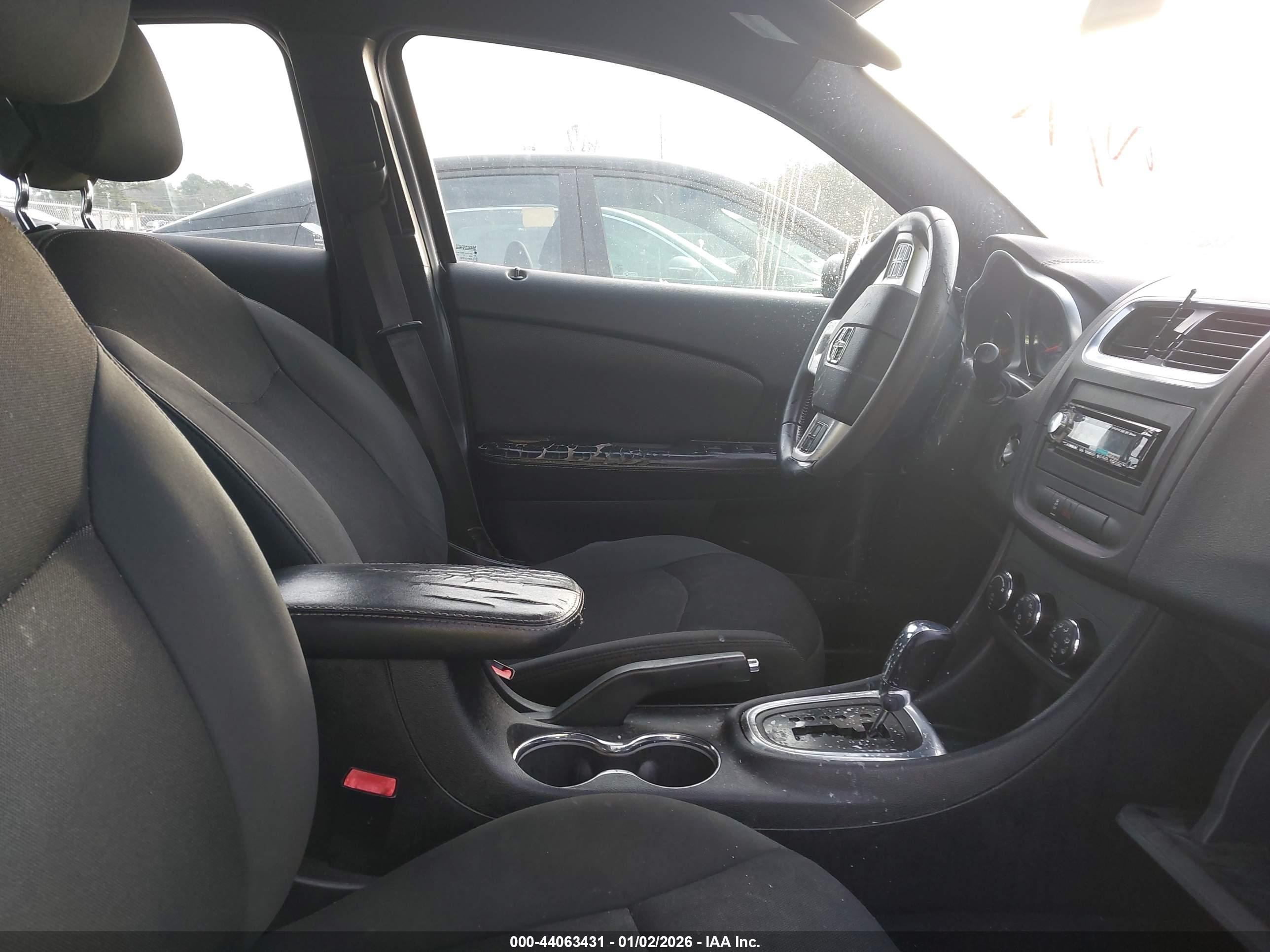 DODGE AVENGER image 5