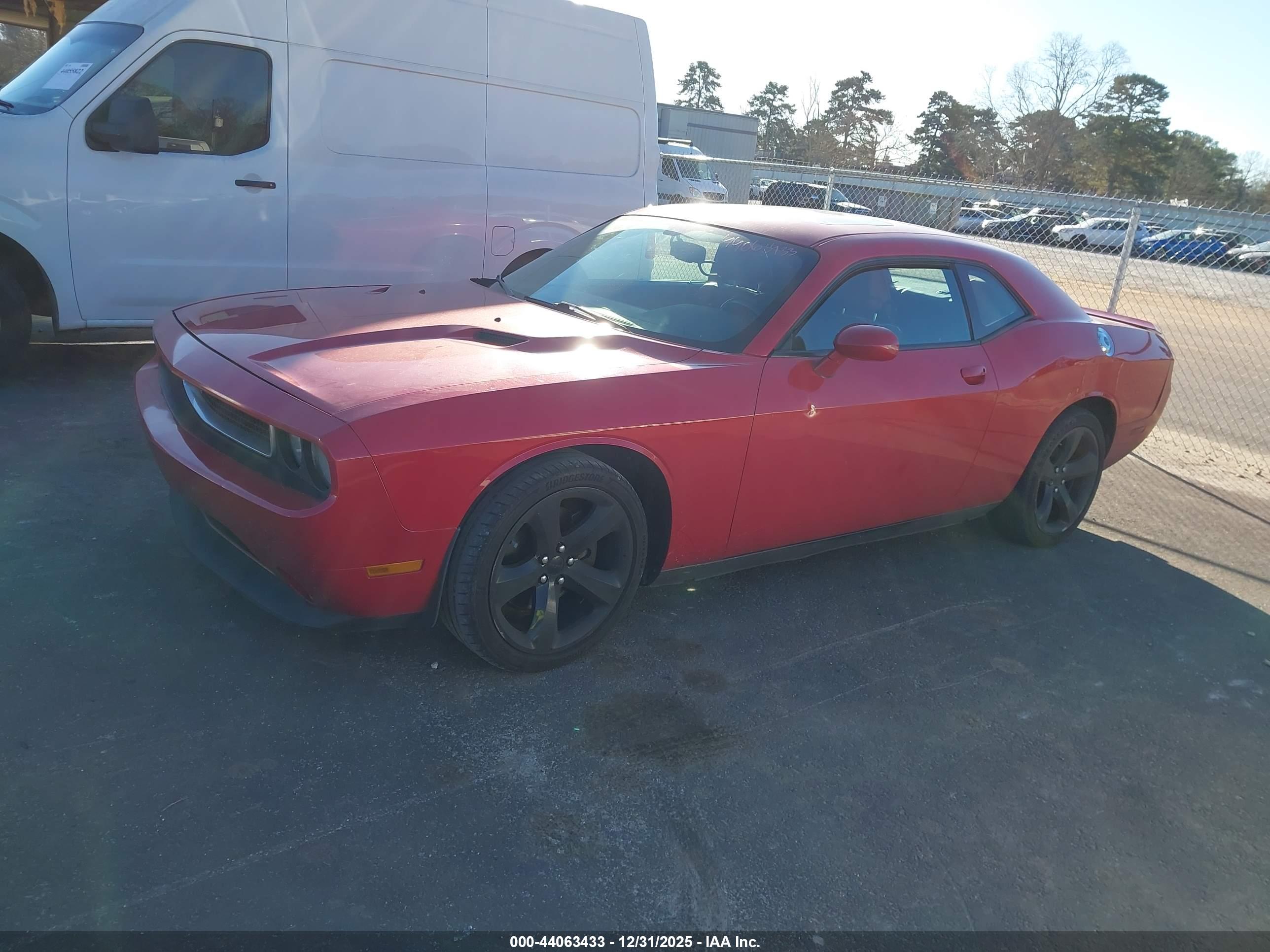 DODGE CHALLENGER image 2
