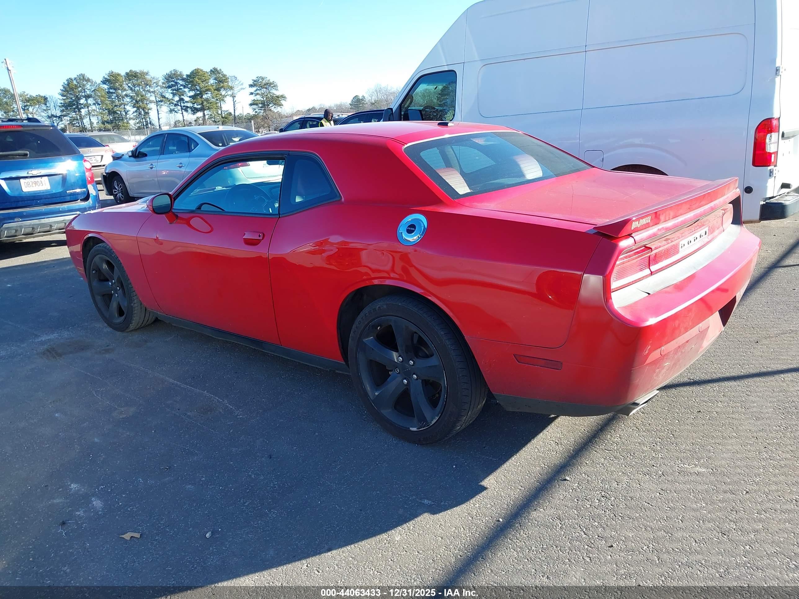 DODGE CHALLENGER image 3