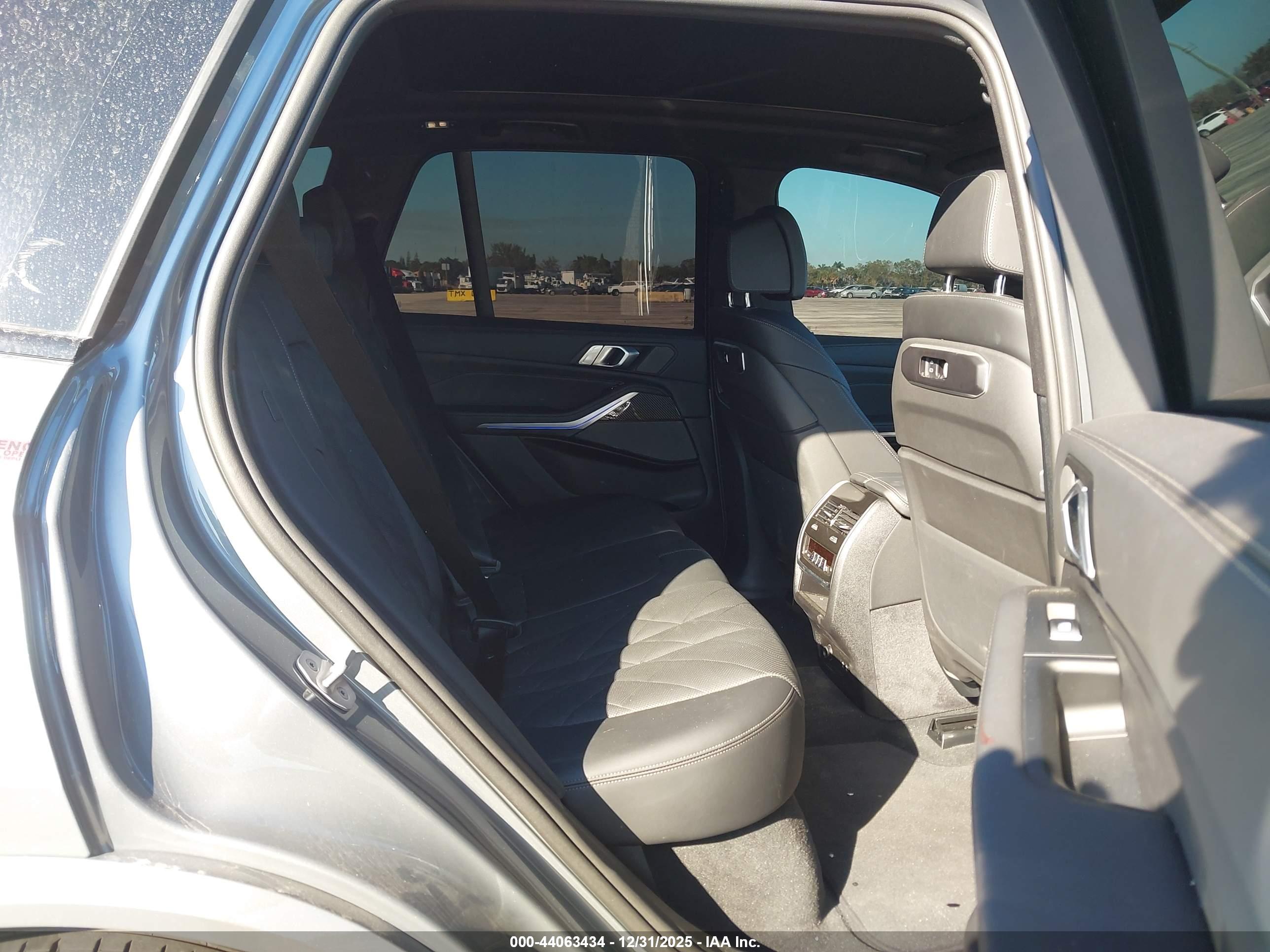 BMW X5 image 8