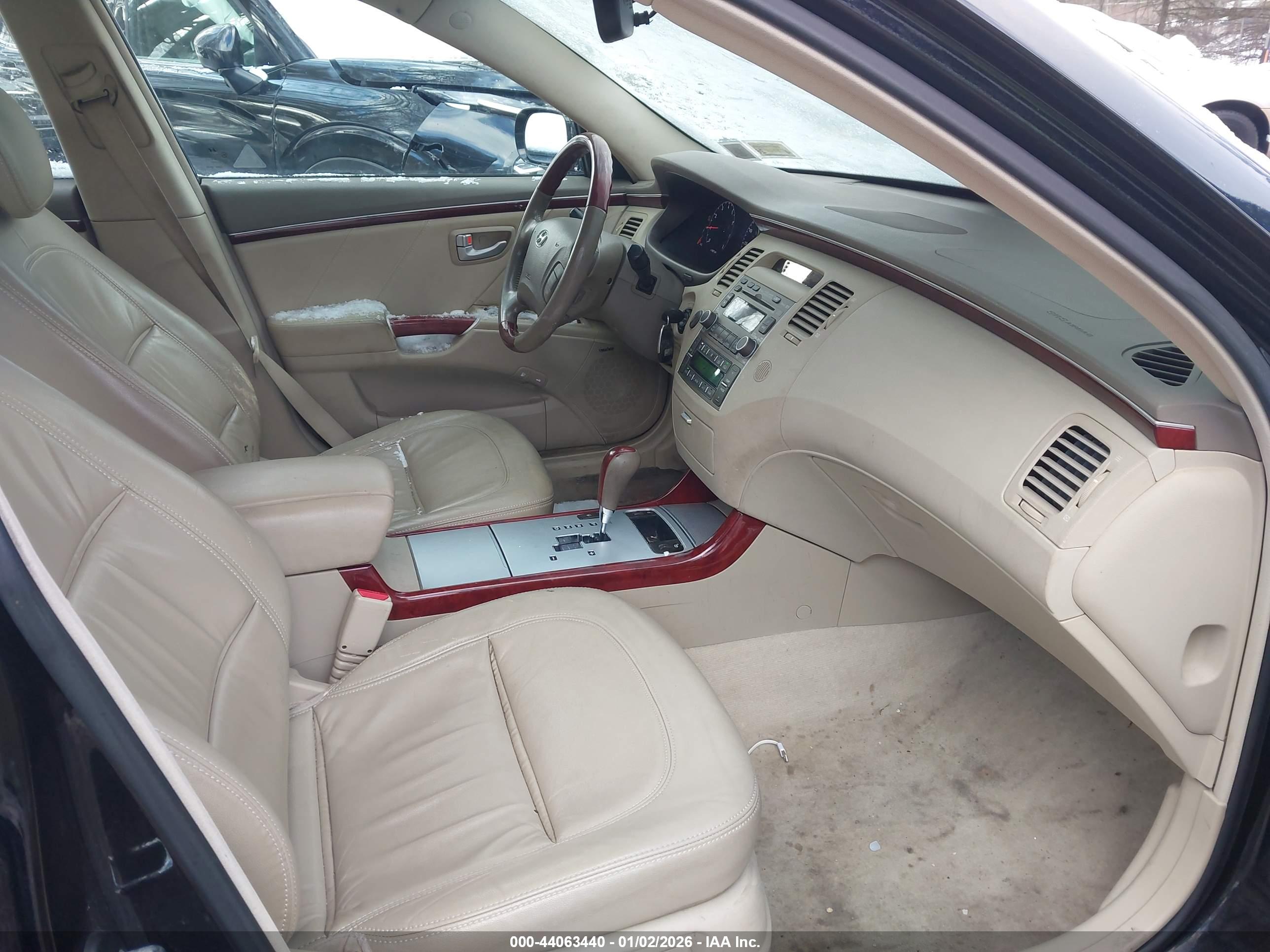 HYUNDAI AZERA image 5