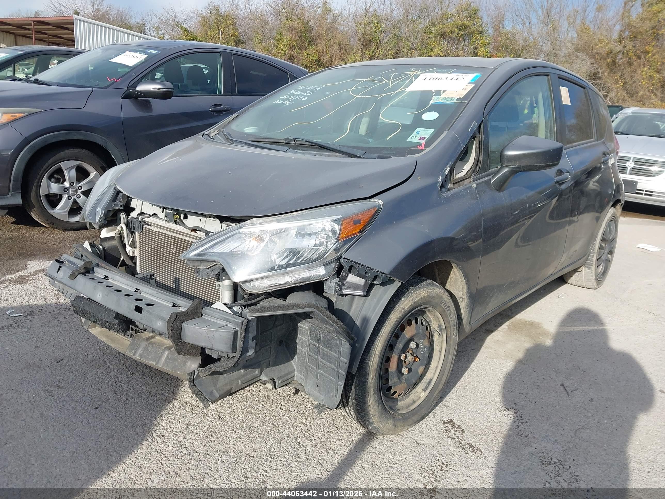 NISSAN VERSA image 2