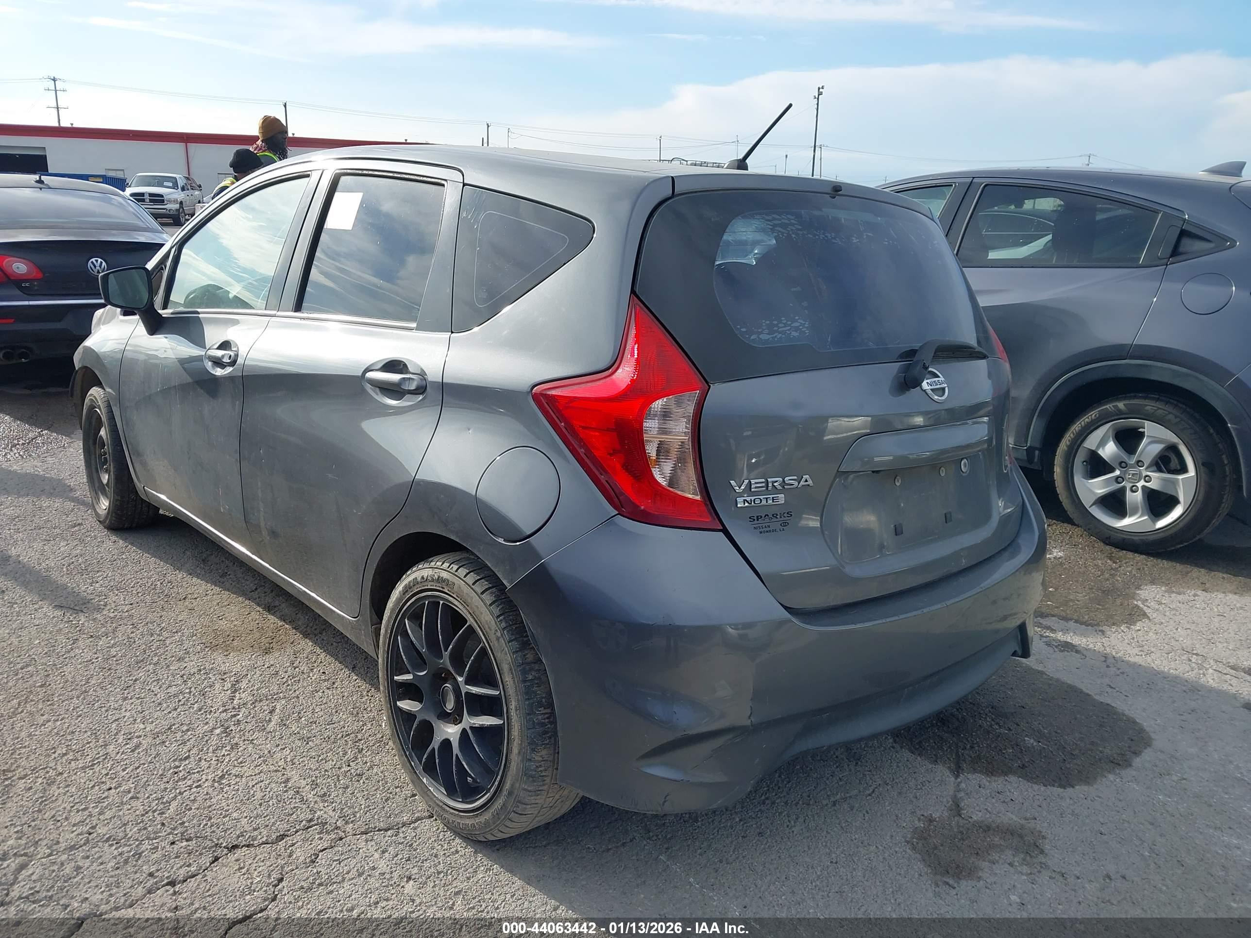 NISSAN VERSA image 3