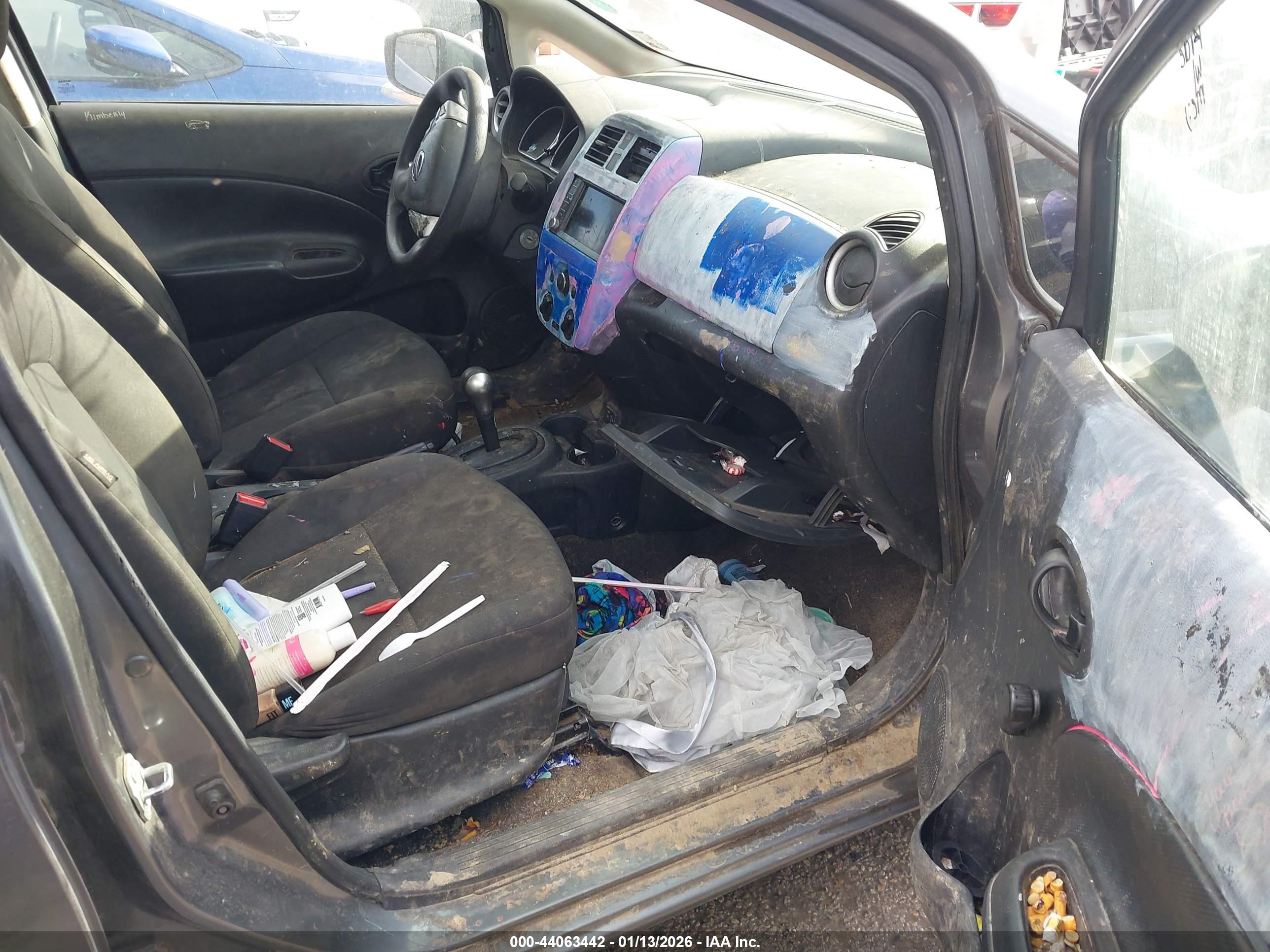 NISSAN VERSA image 5