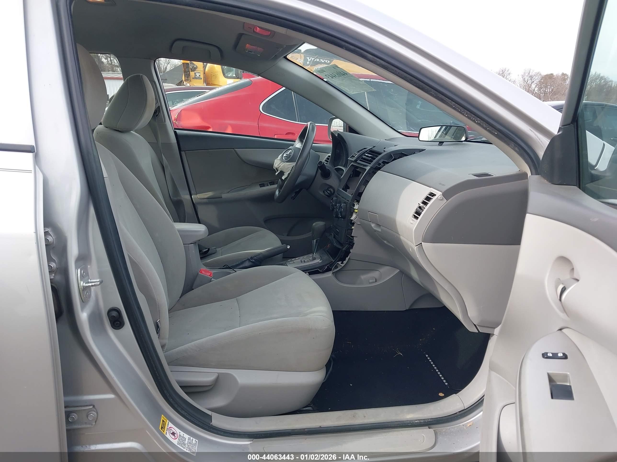 TOYOTA COROLLA image 5
