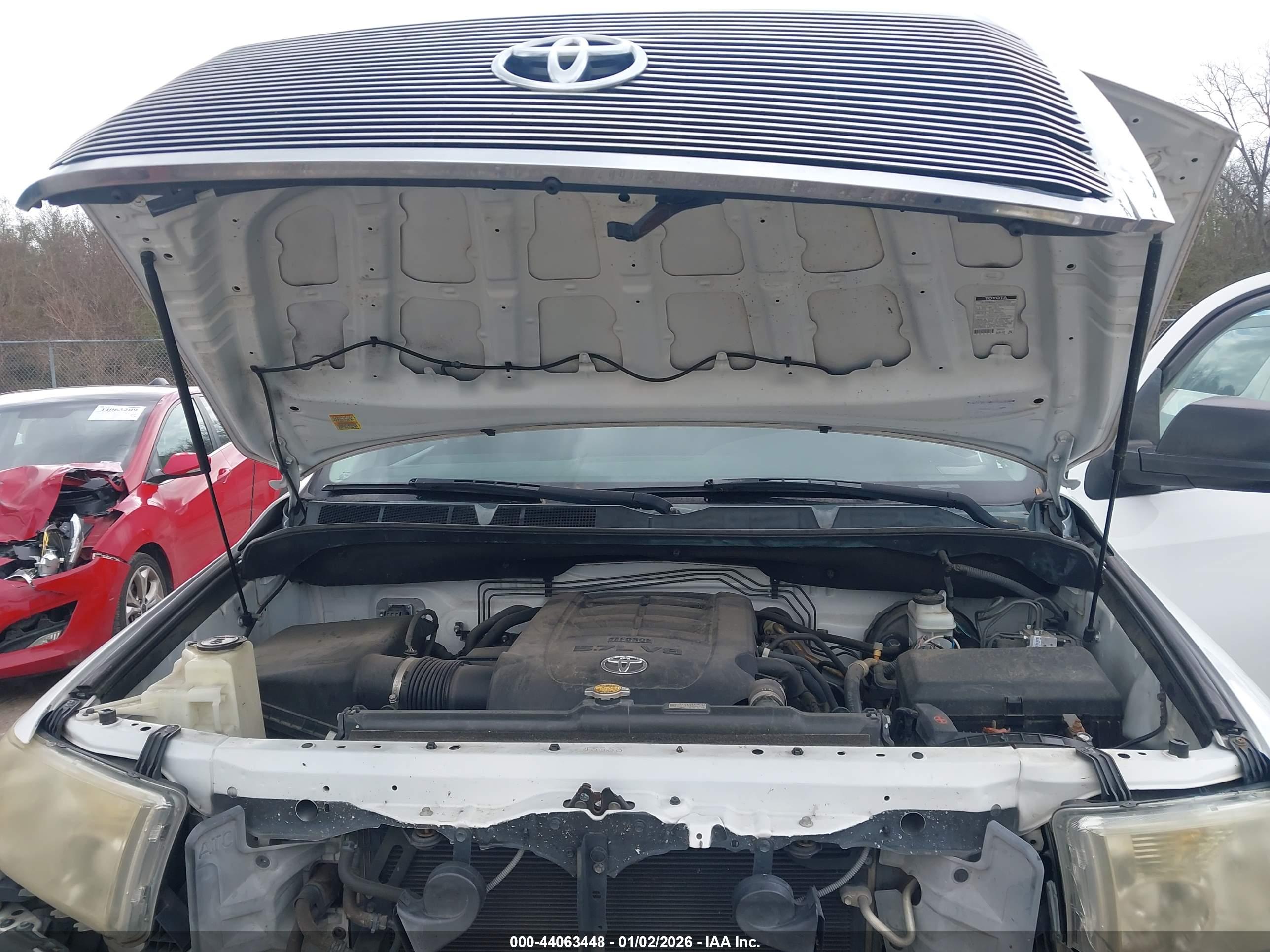 TOYOTA TUNDRA image 10