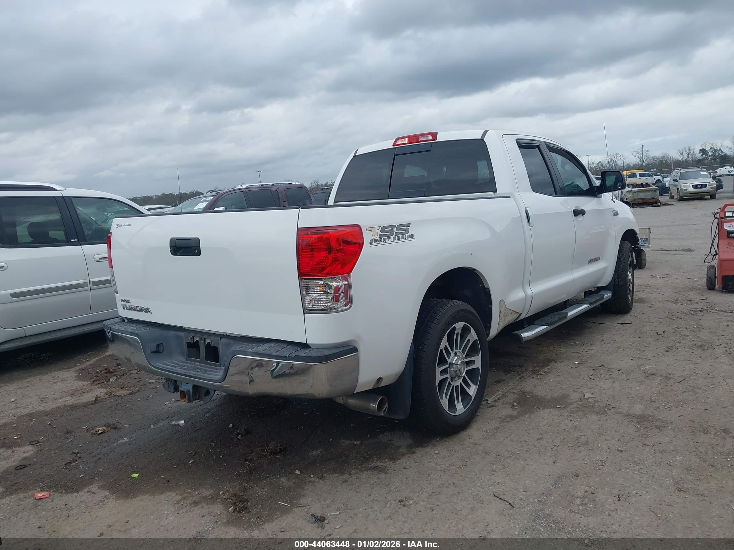 TOYOTA TUNDRA image 4