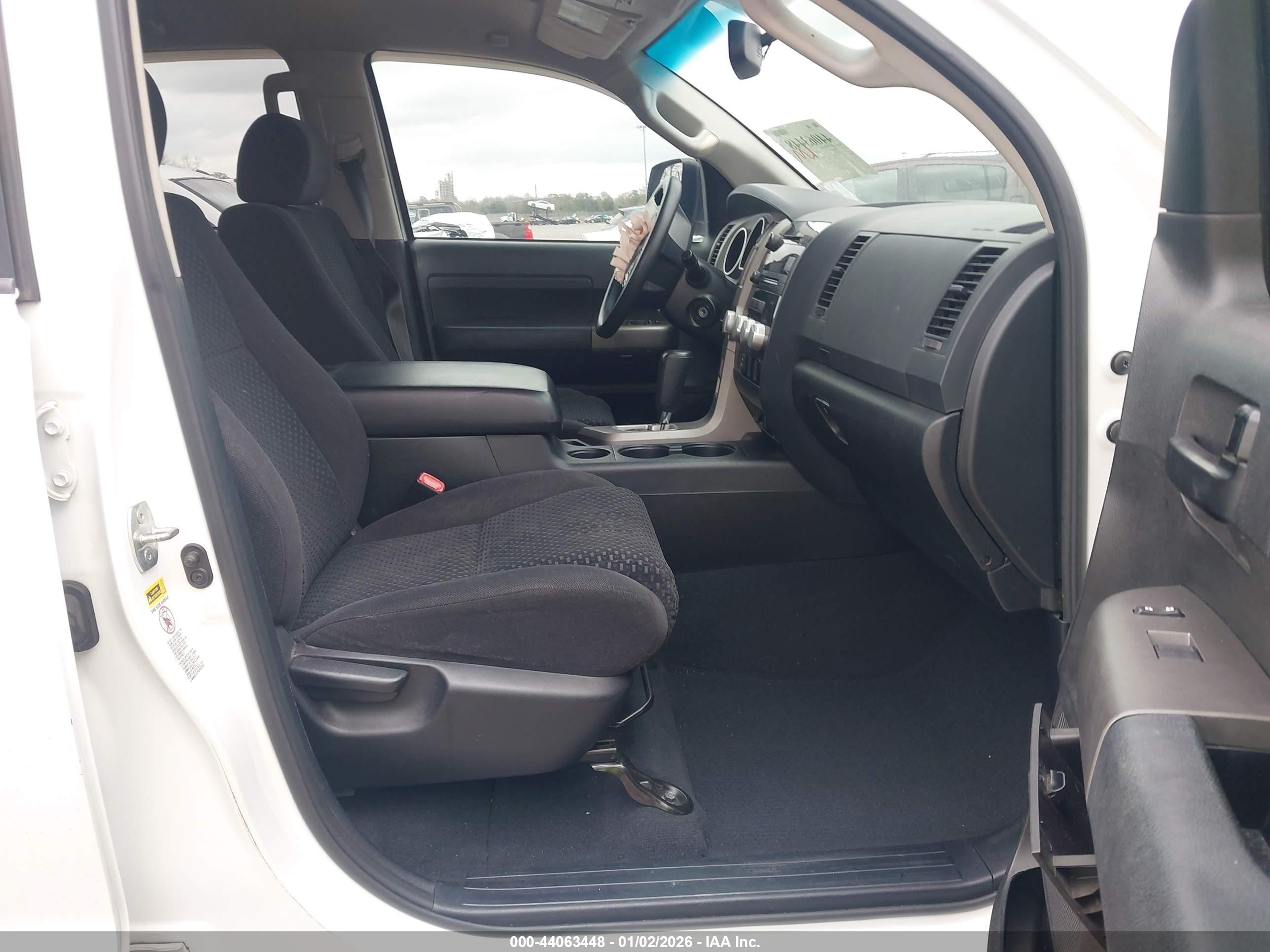 TOYOTA TUNDRA image 5