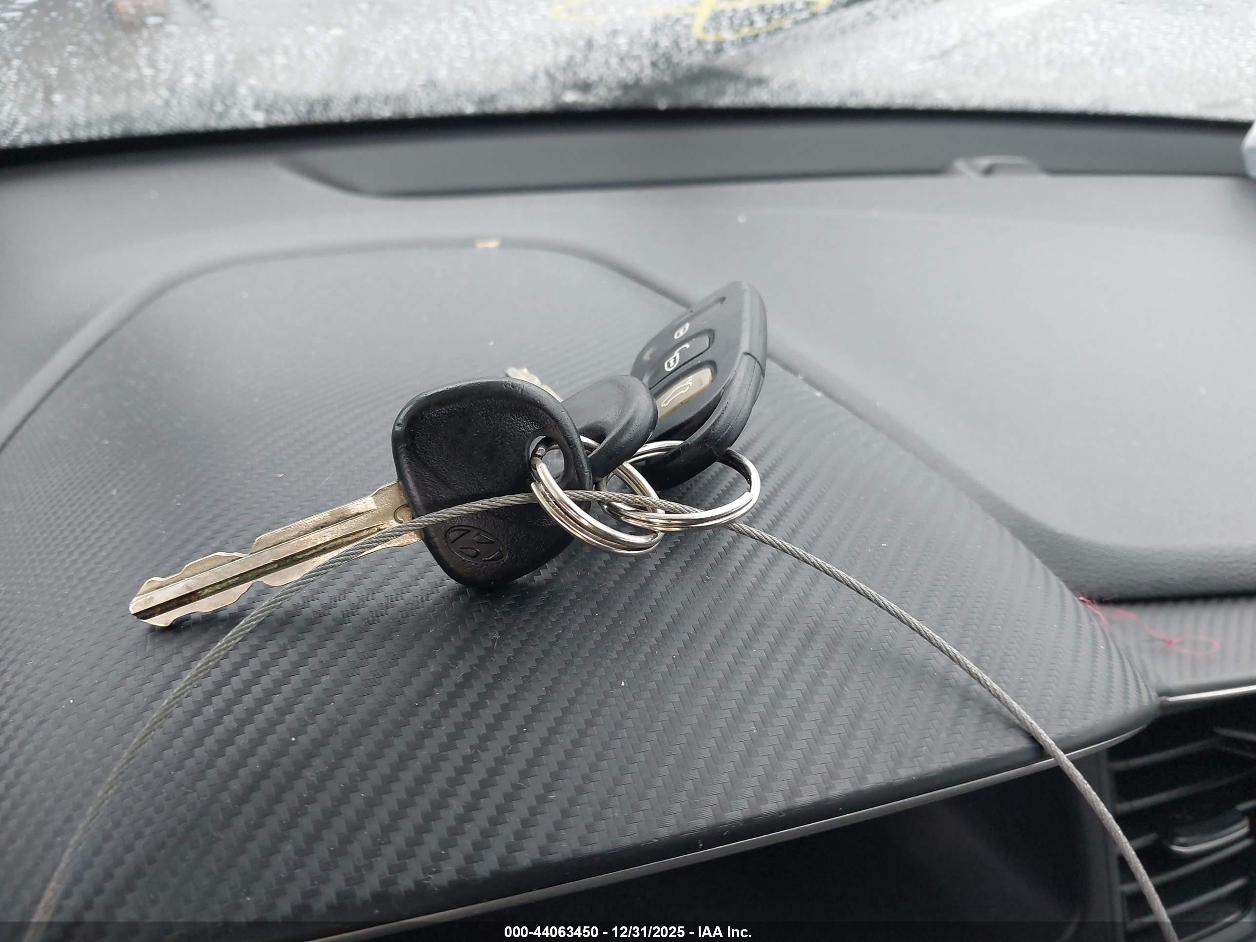 HYUNDAI ELANTRA image 11