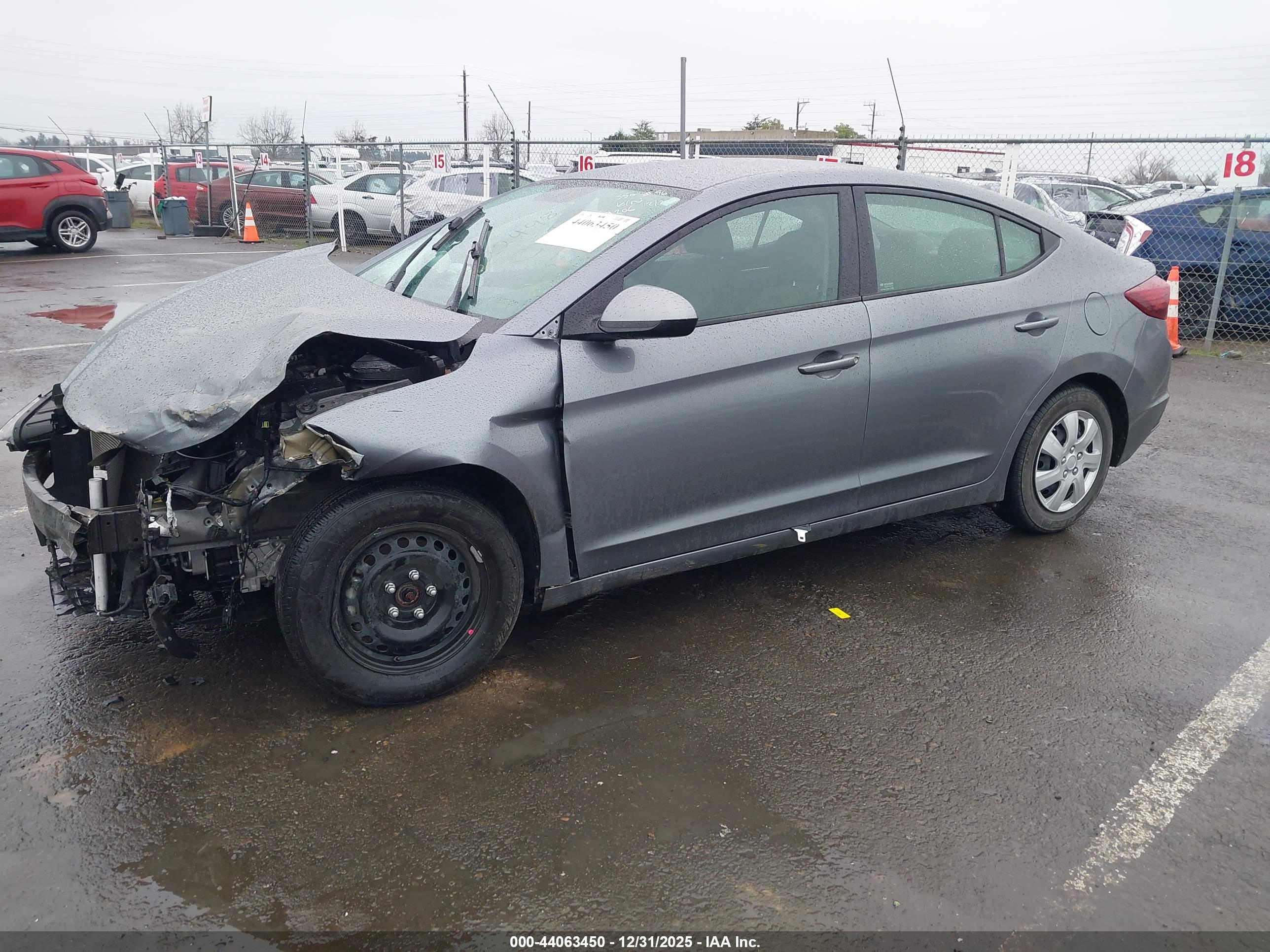 HYUNDAI ELANTRA image 2