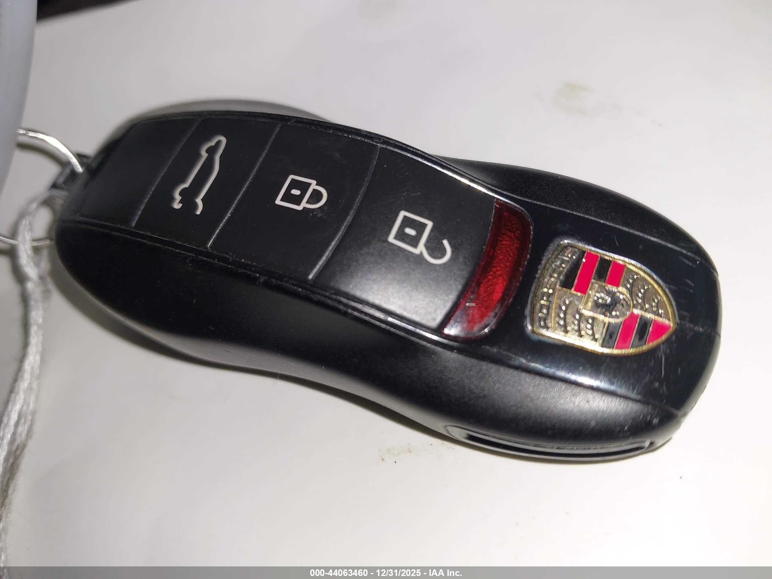 PORSCHE MACAN image 11
