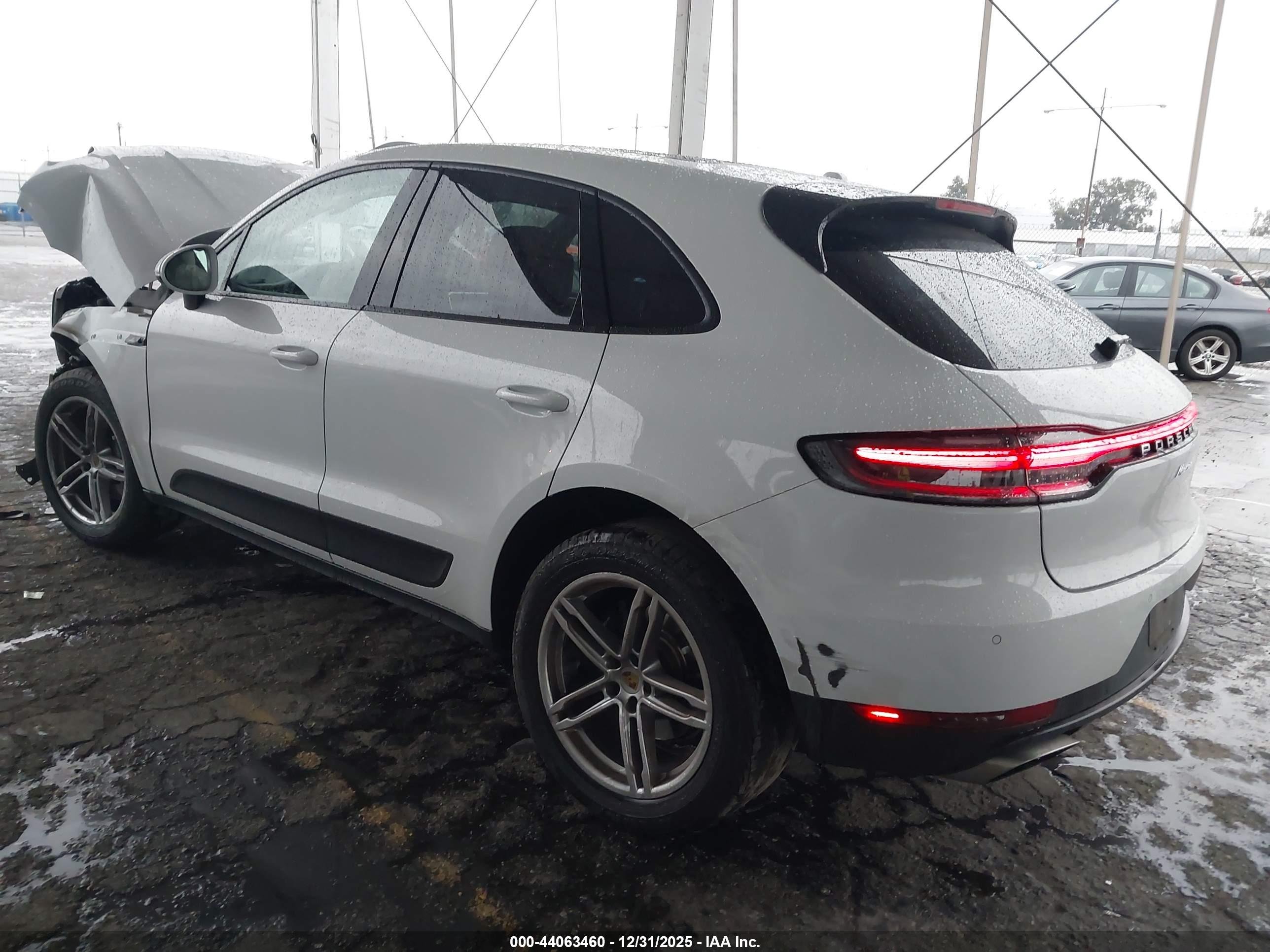 PORSCHE MACAN image 3