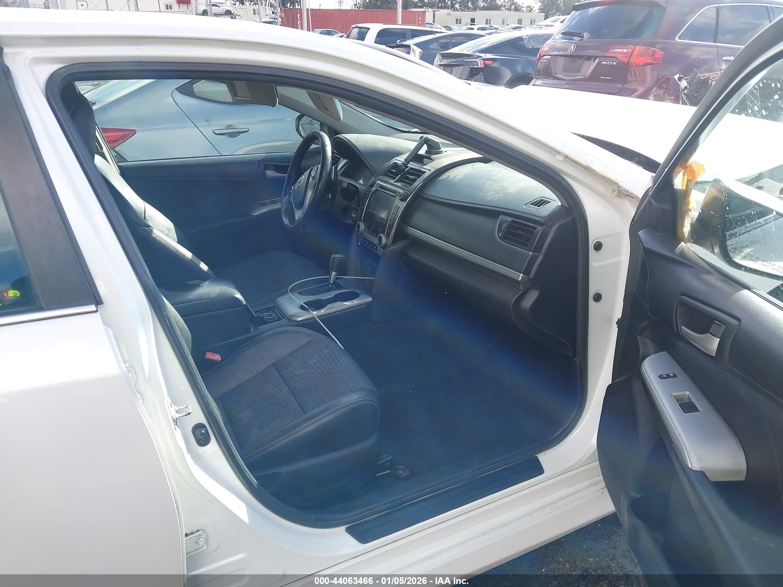 TOYOTA CAMRY image 5