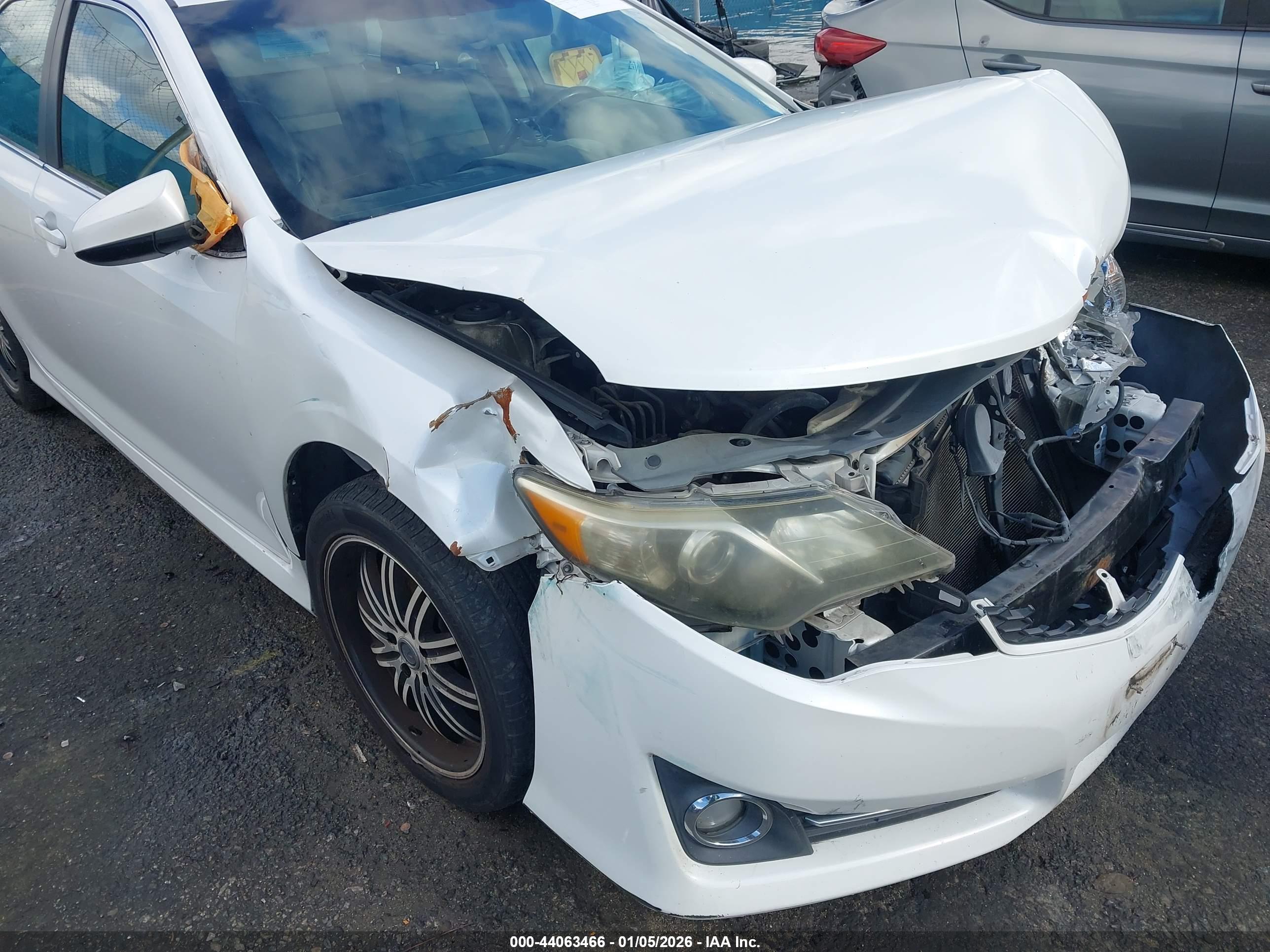 TOYOTA CAMRY image 6