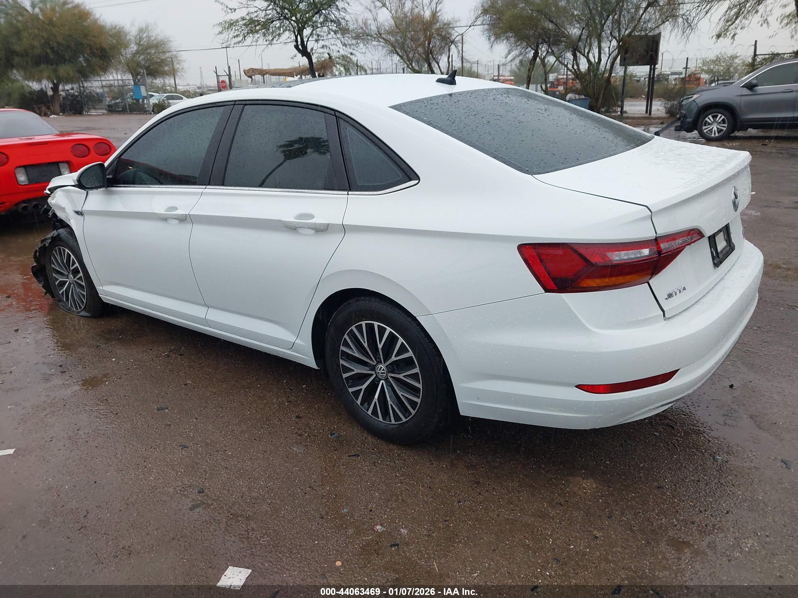 VOLKSWAGEN JETTA image 3