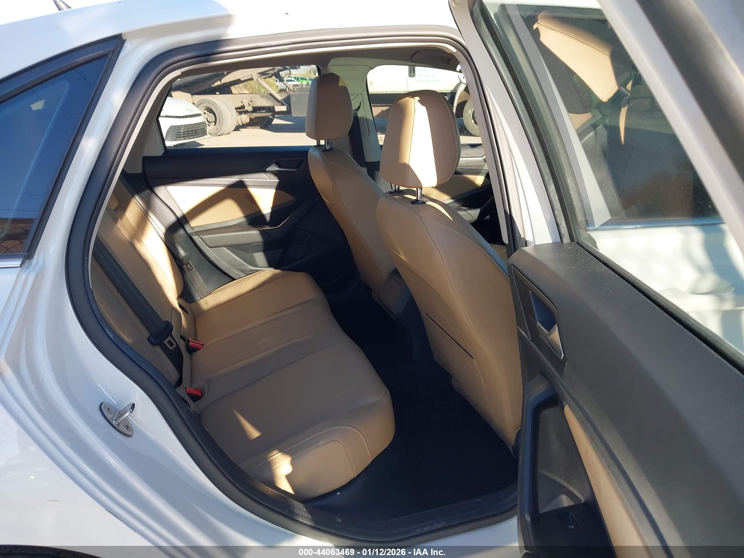 VOLKSWAGEN JETTA image 8