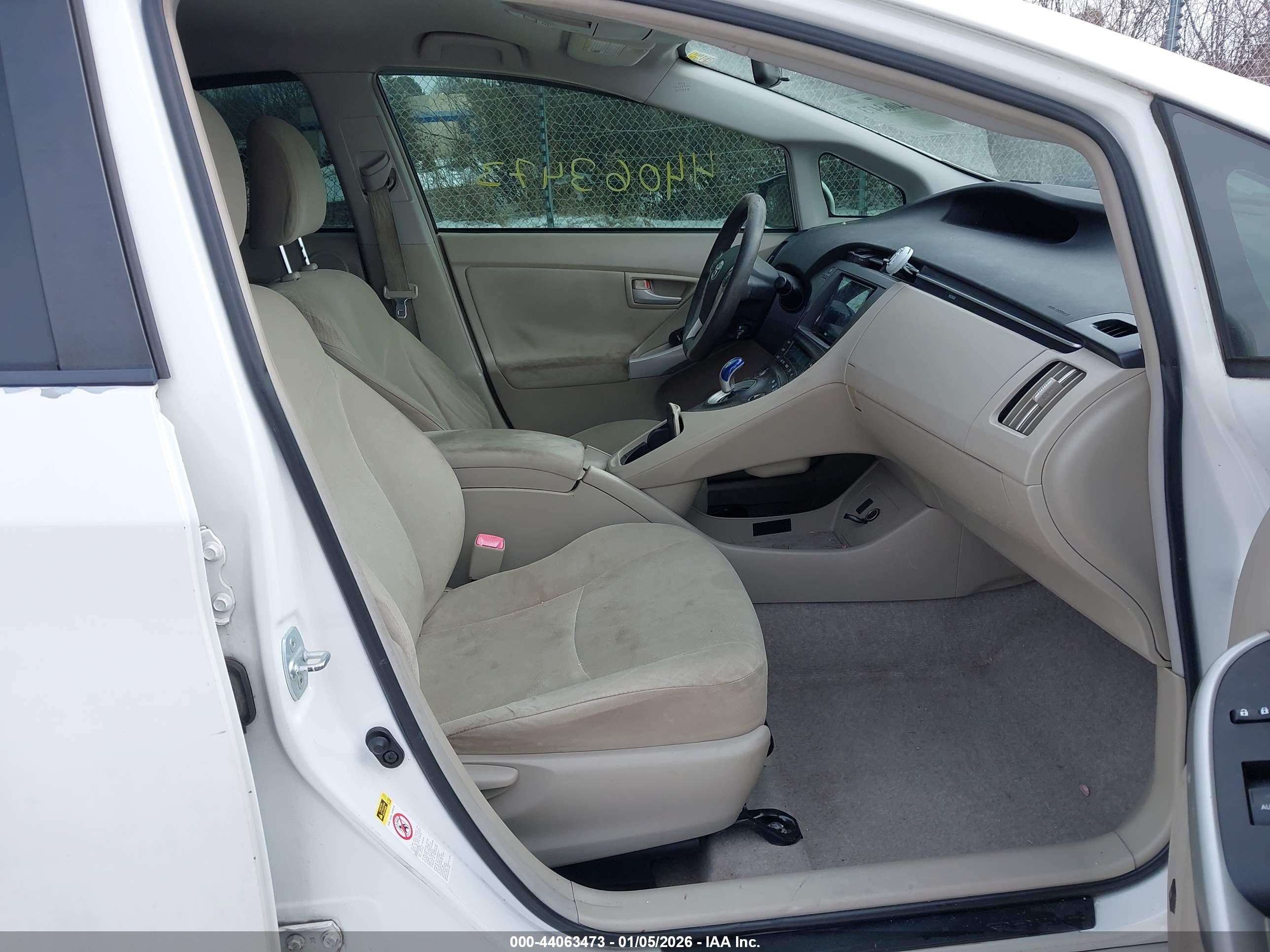 TOYOTA PRIUS image 5