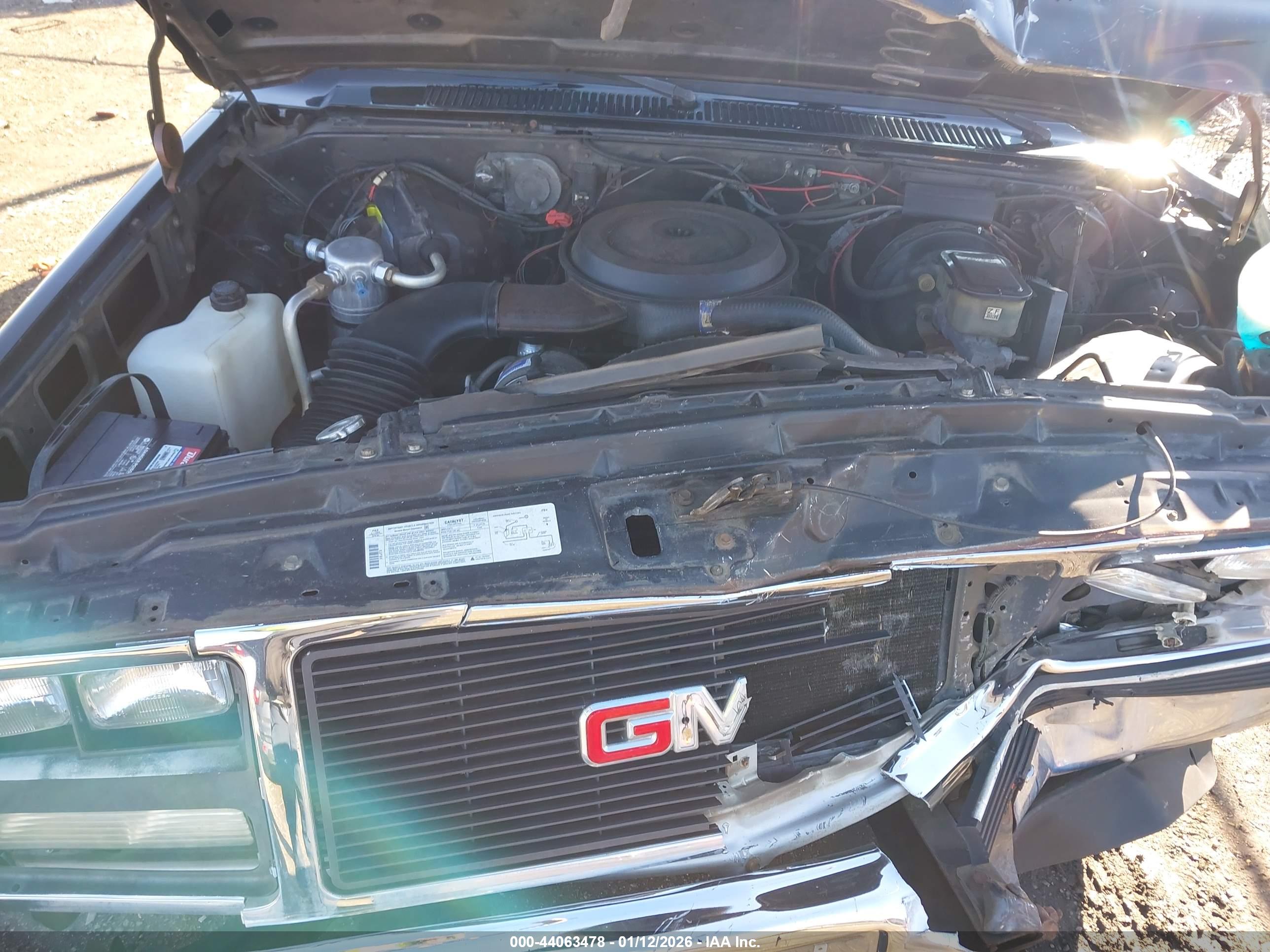 GMC SUBURBAN image 10