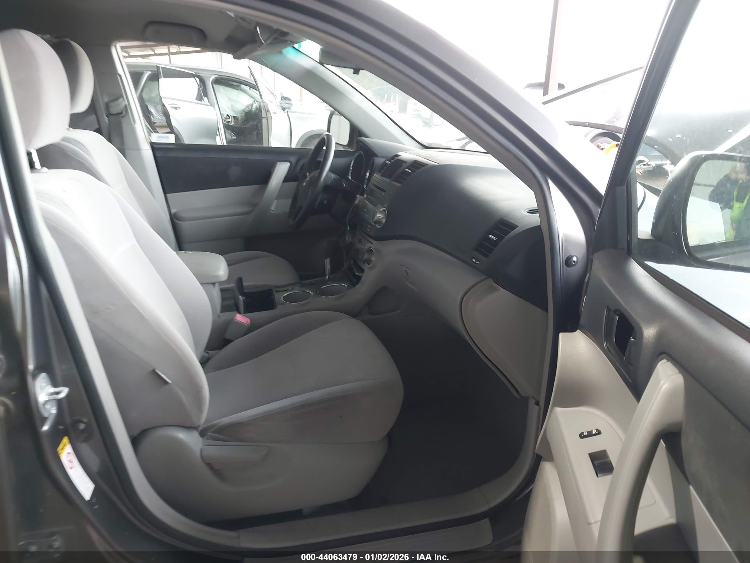 TOYOTA HIGHLANDER image 5