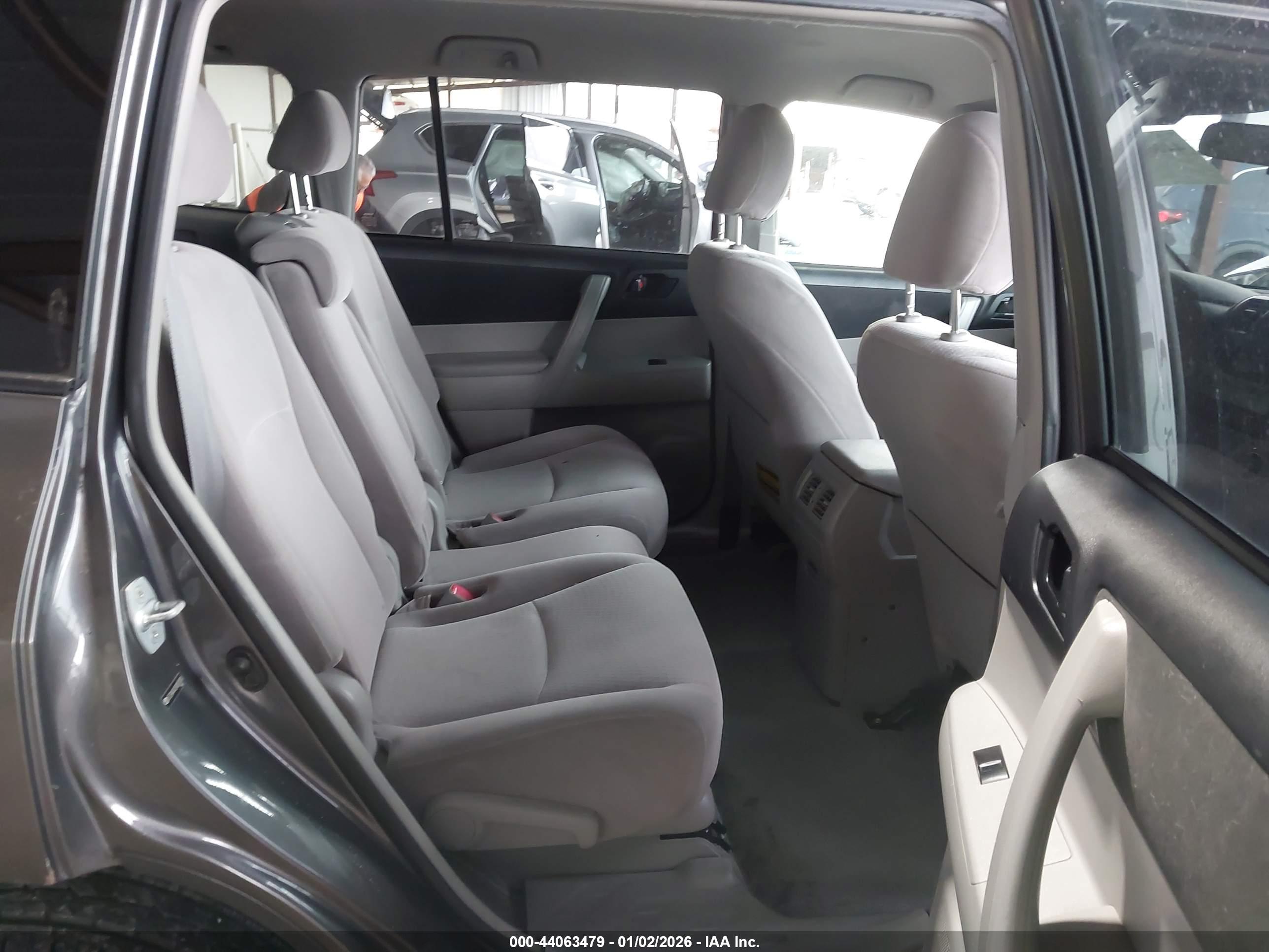 TOYOTA HIGHLANDER image 8