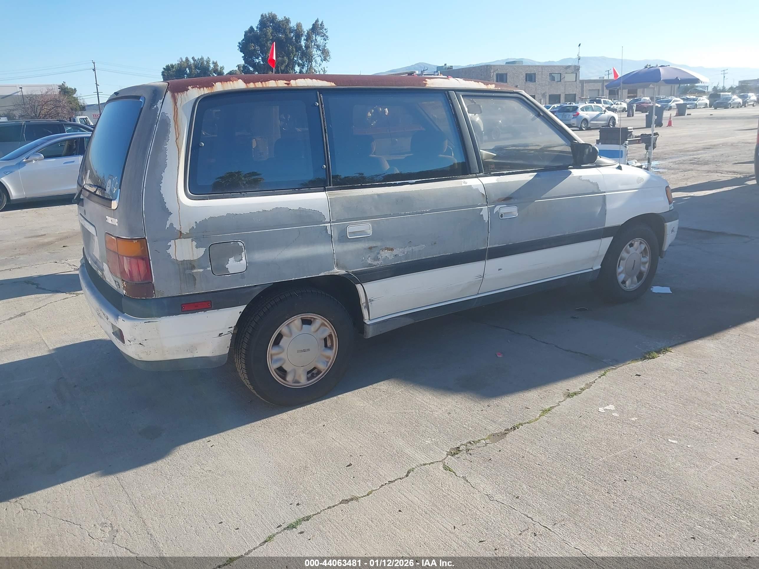 MAZDA MPV image 4