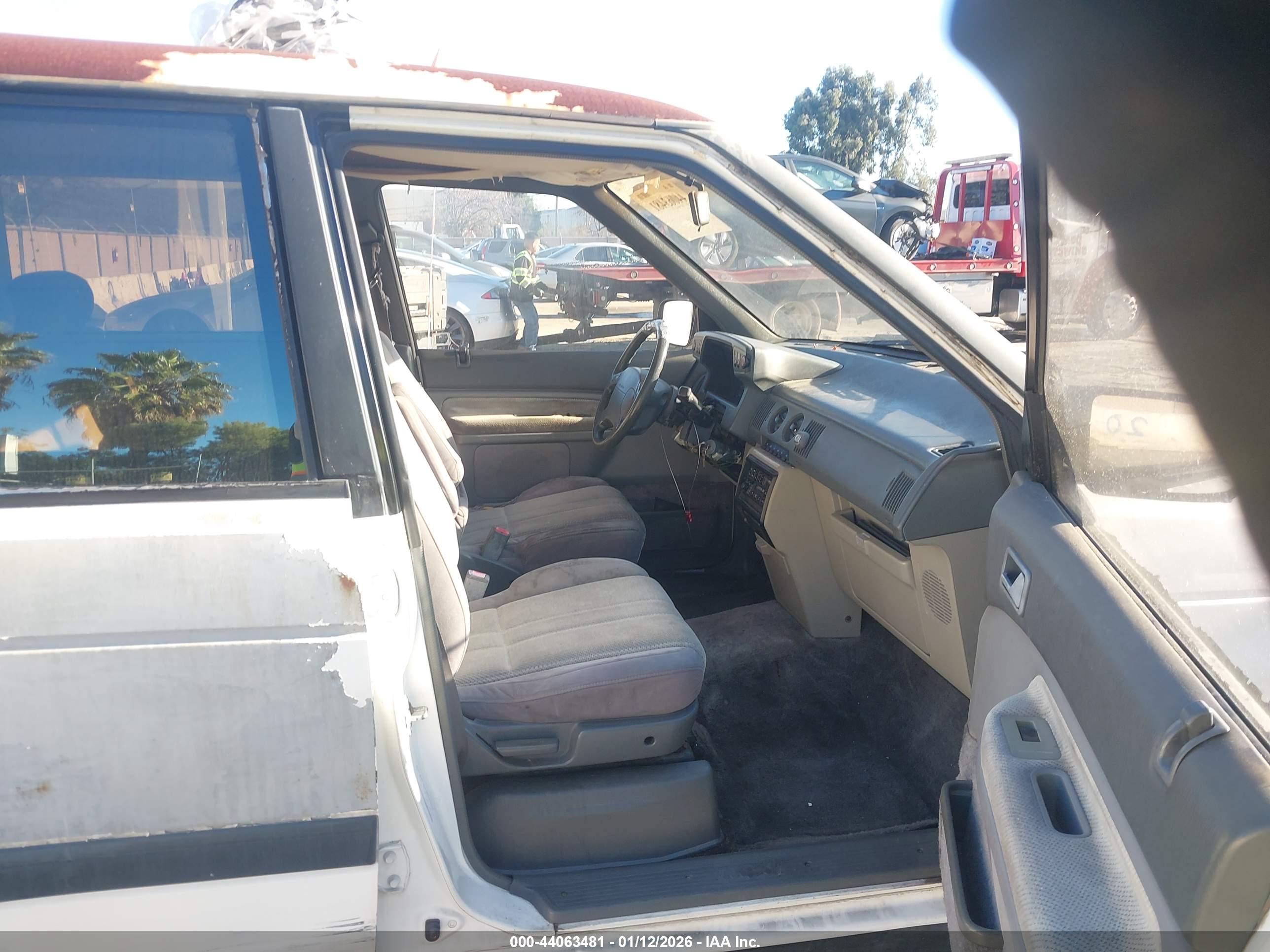MAZDA MPV image 5