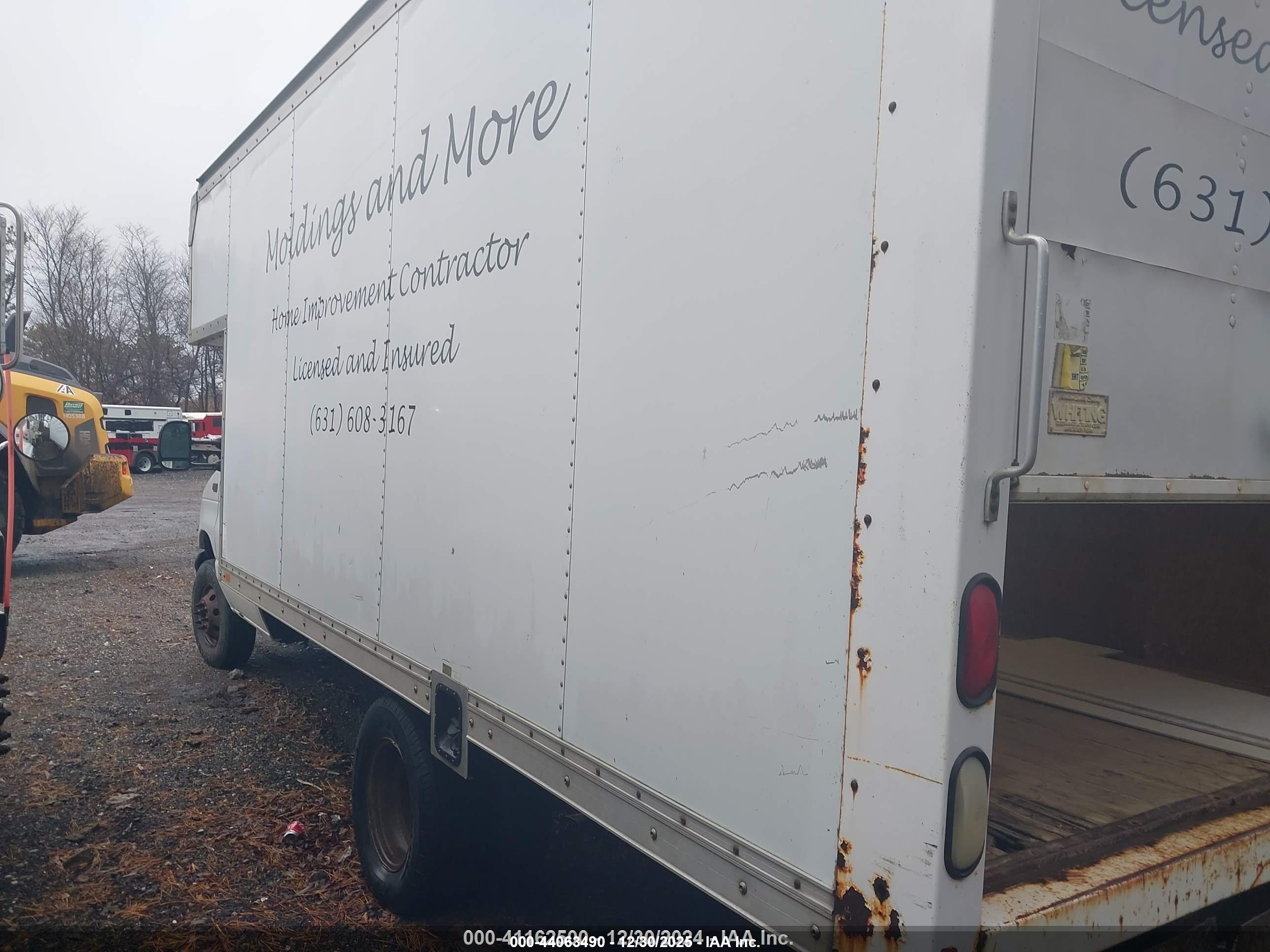 FORD E-350 image 3