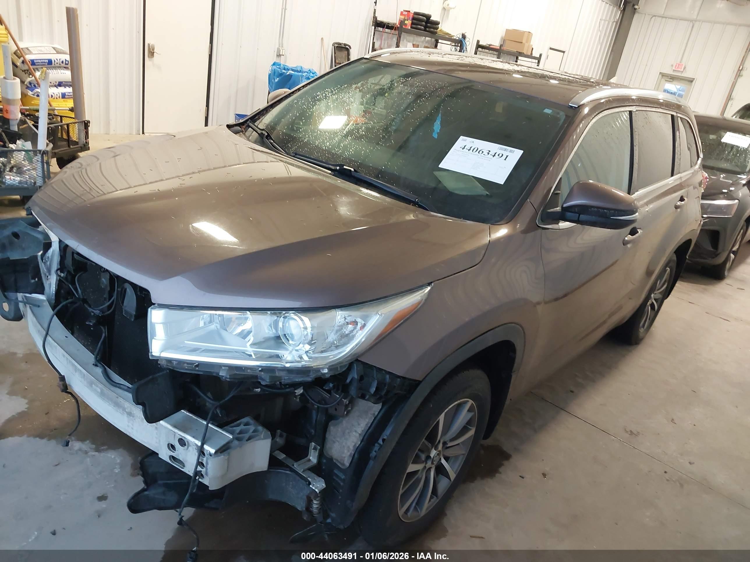 TOYOTA HIGHLANDER image 2
