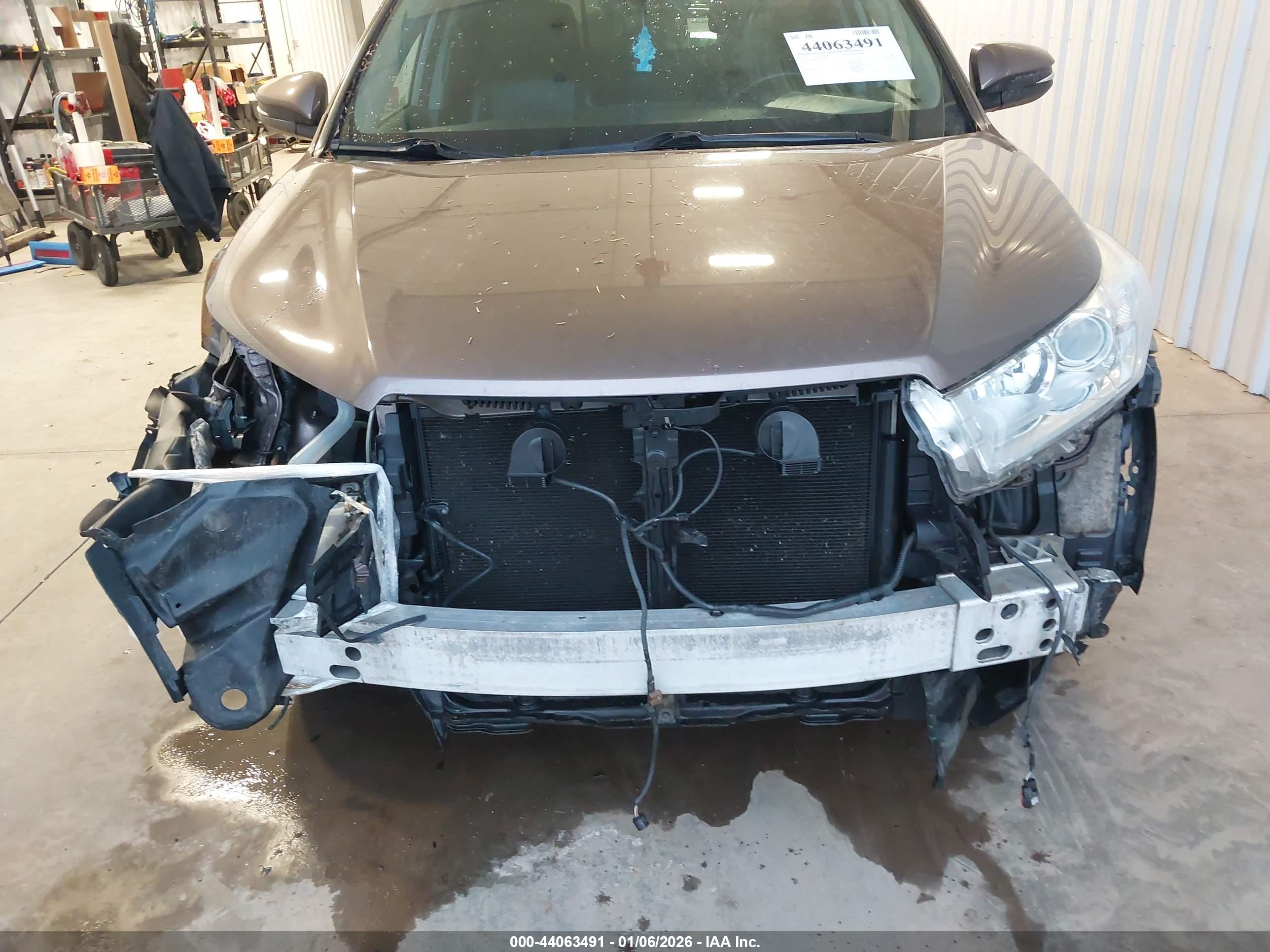 TOYOTA HIGHLANDER image 6