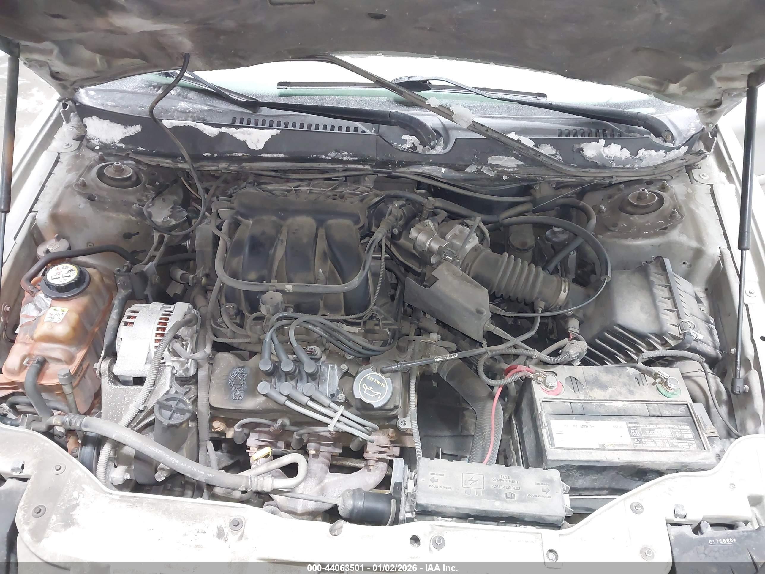 FORD TAURUS image 10