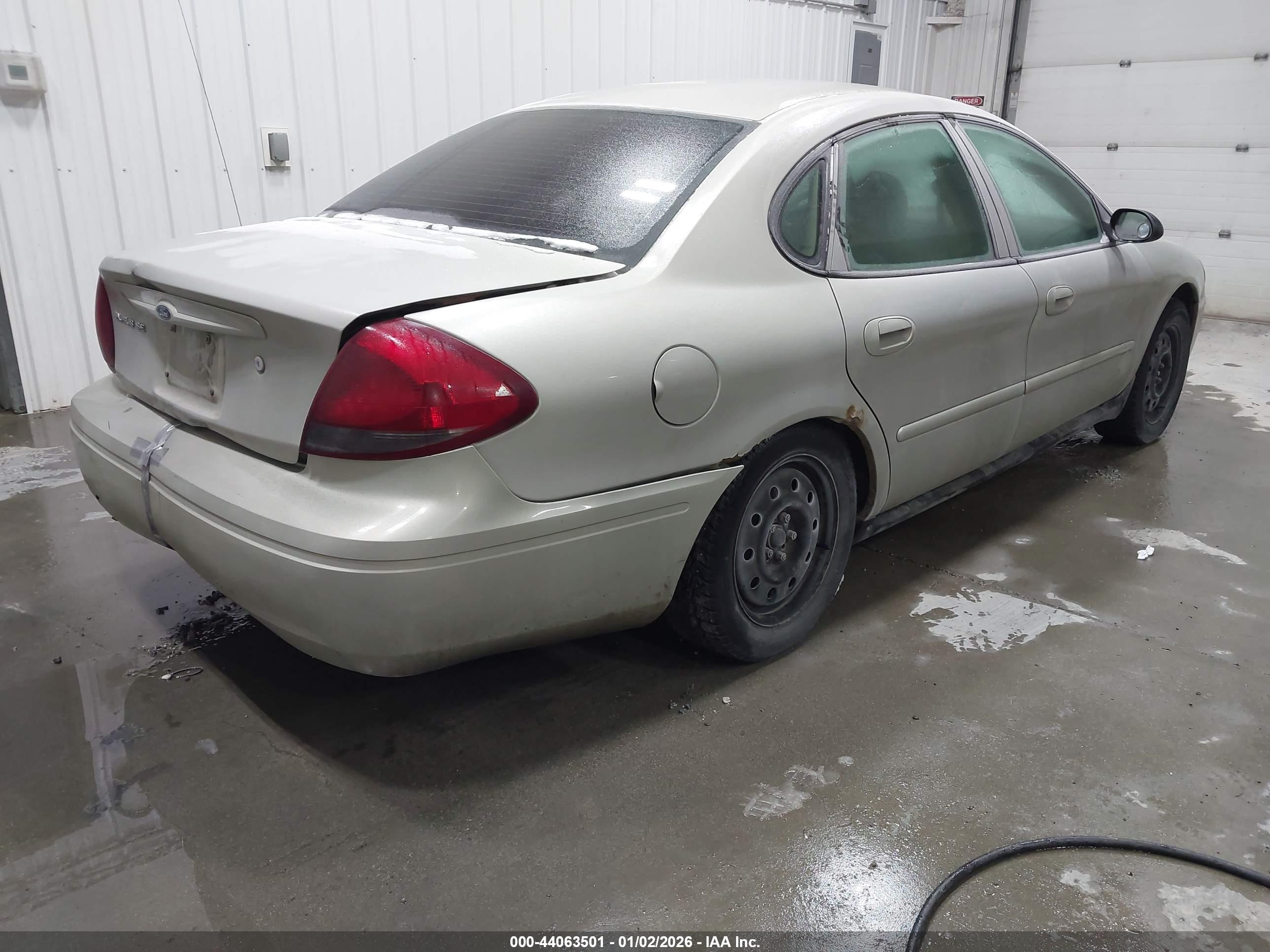 FORD TAURUS image 4