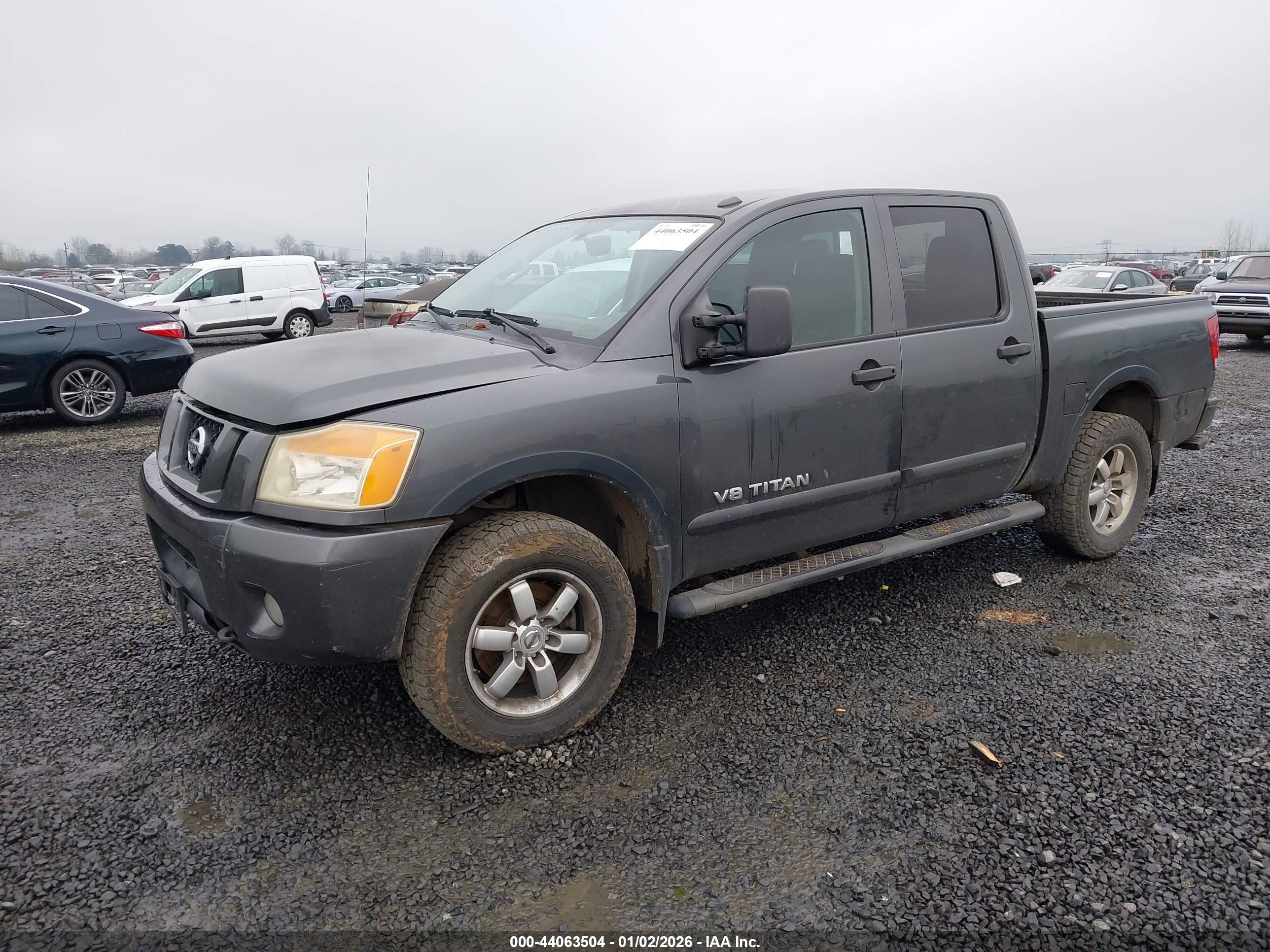 NISSAN TITAN image 2