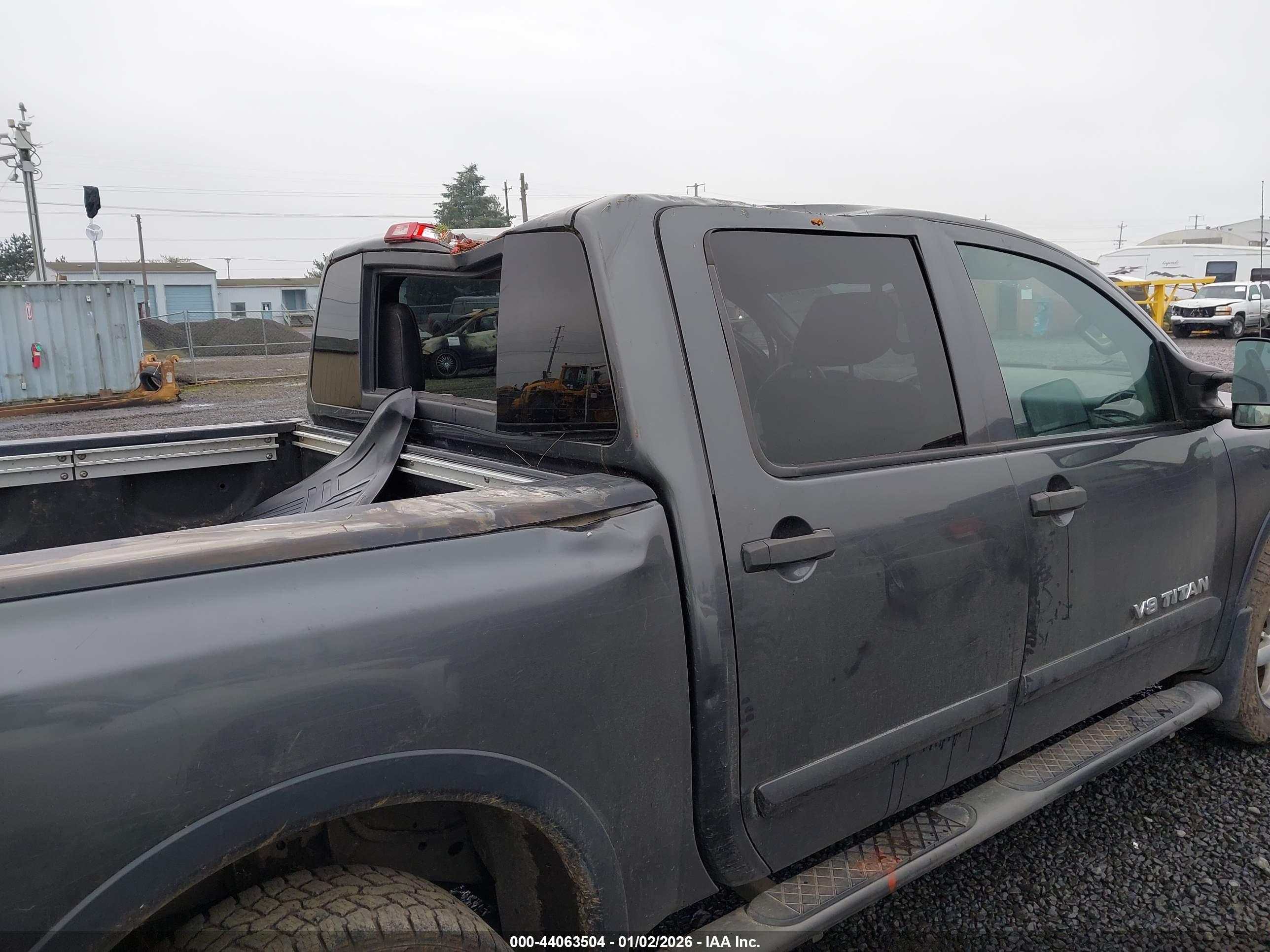 NISSAN TITAN image 6