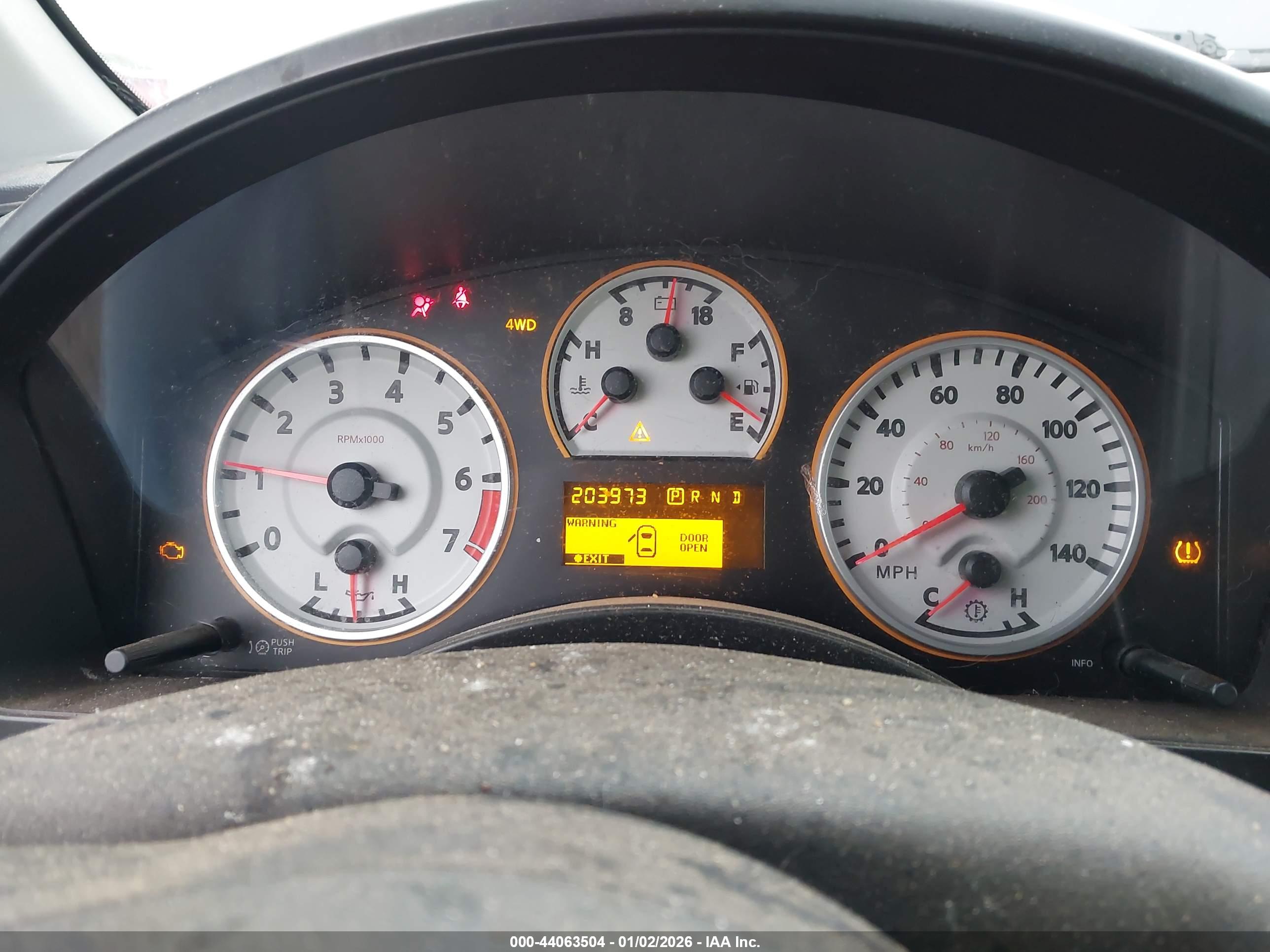 NISSAN TITAN image 7