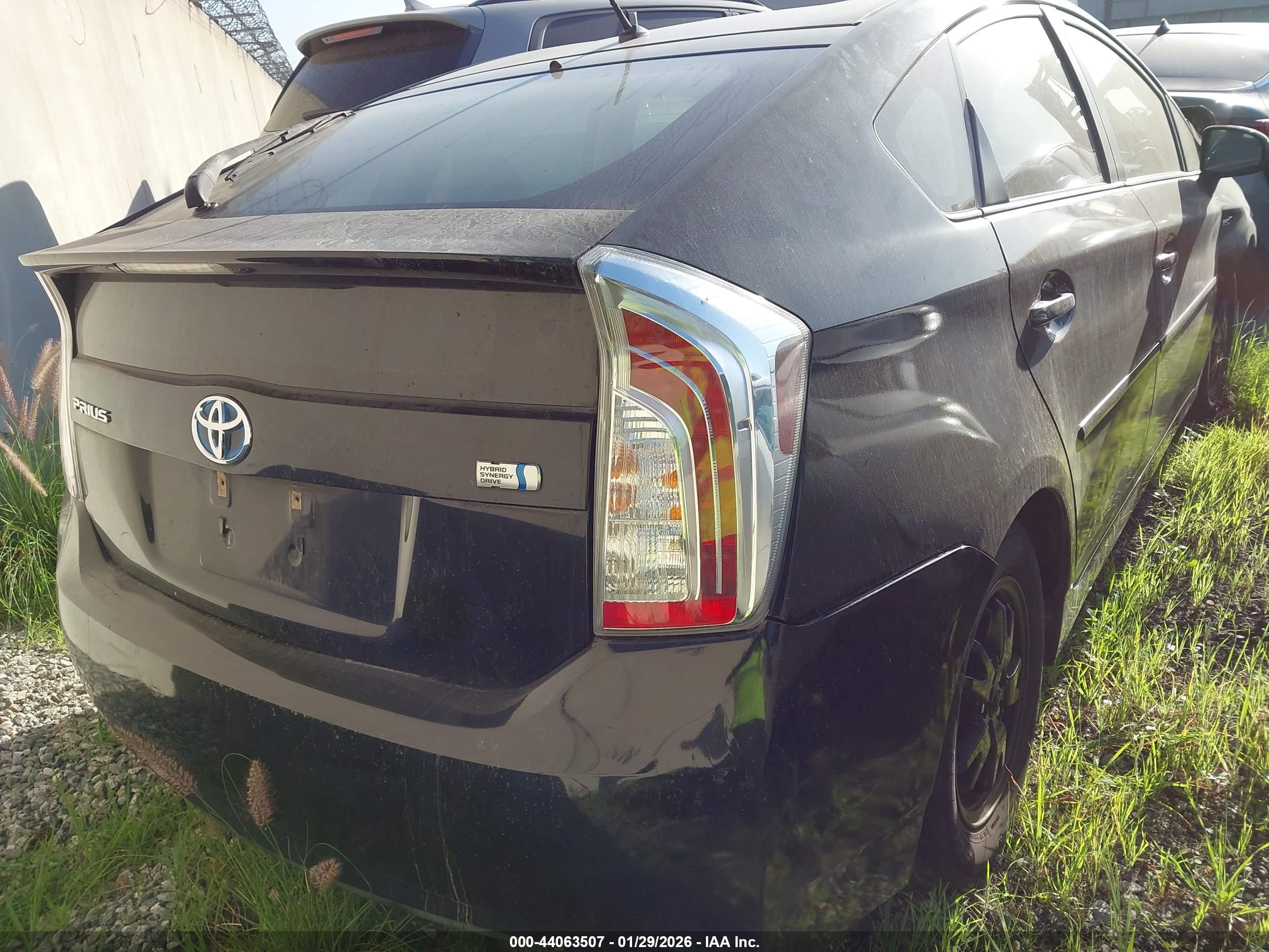 TOYOTA PRIUS image 4
