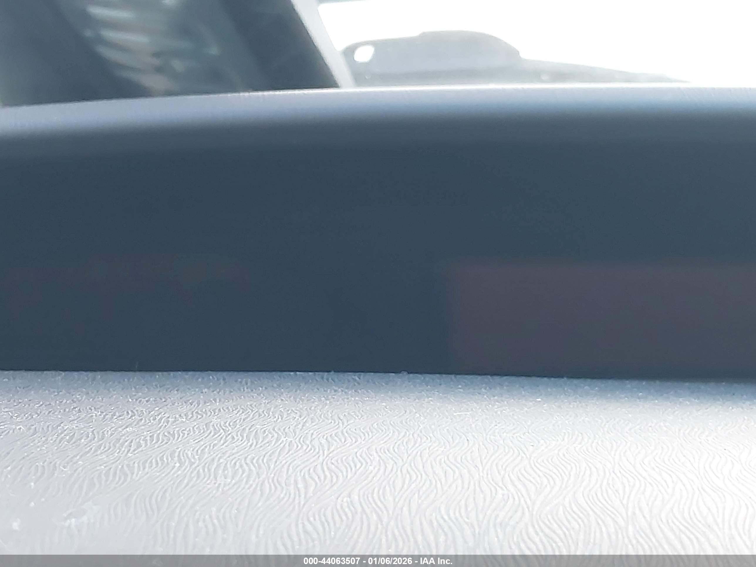 TOYOTA PRIUS image 7