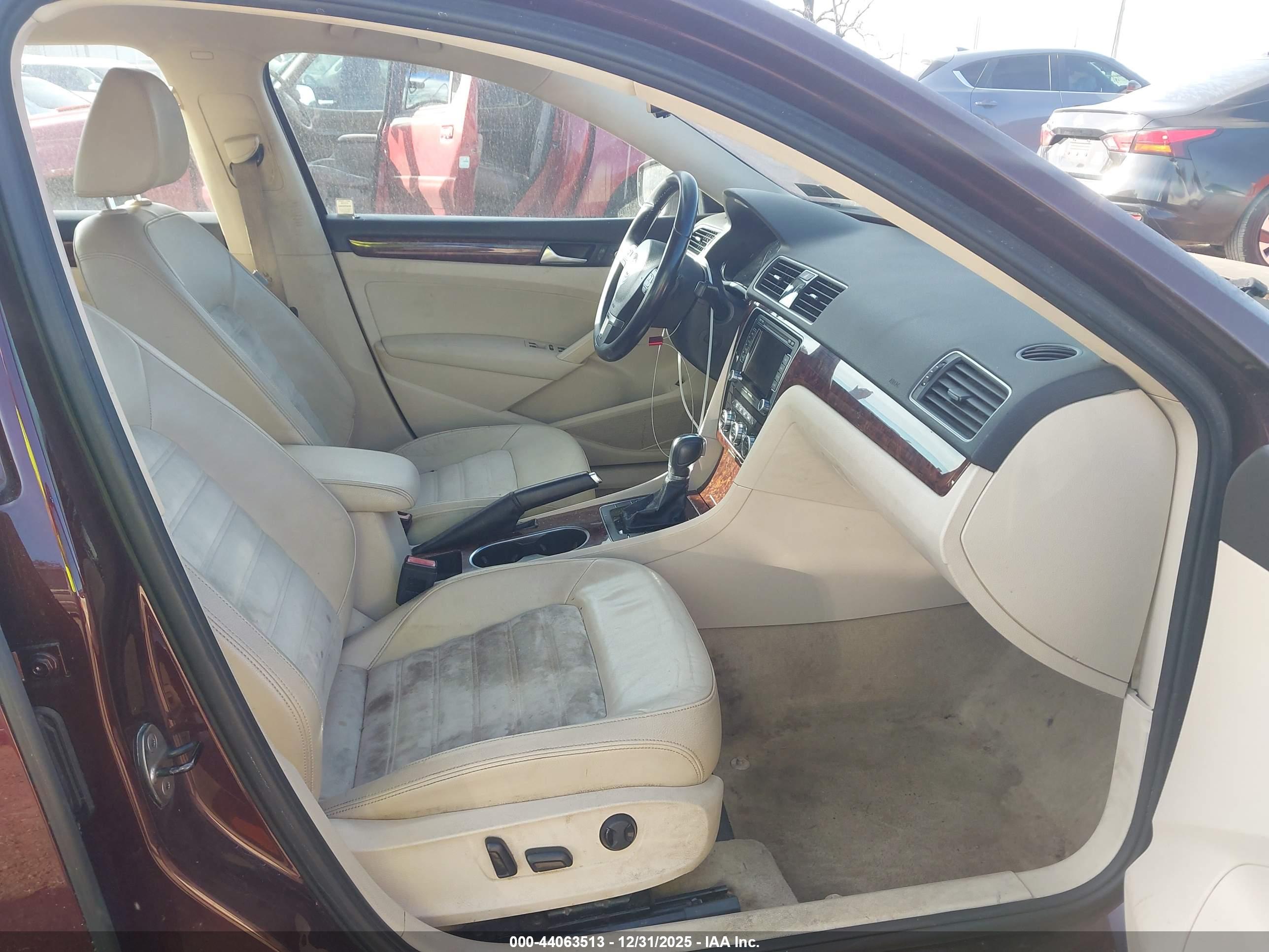 VOLKSWAGEN PASSAT image 5