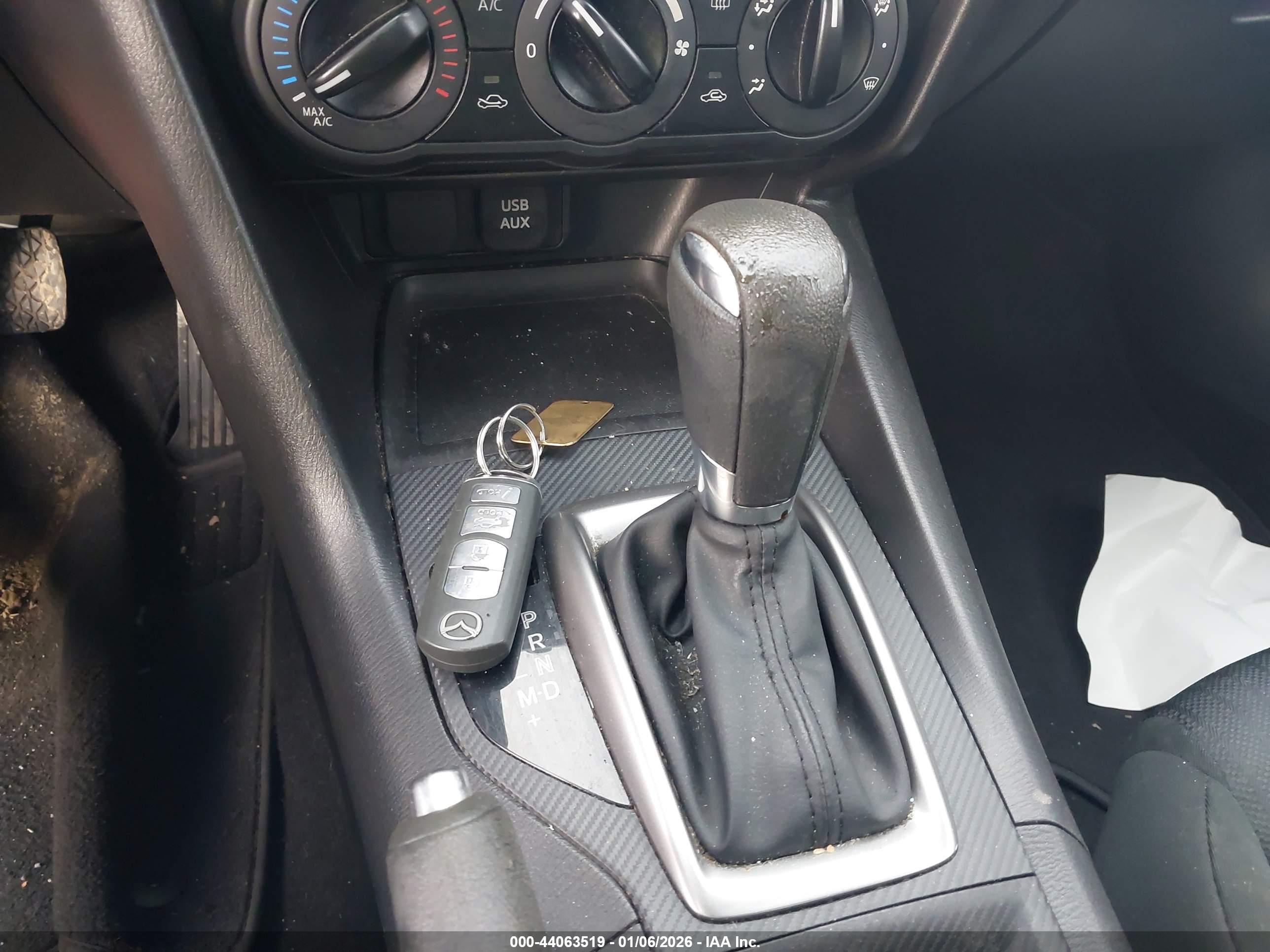 MAZDA MAZDA3 image 11
