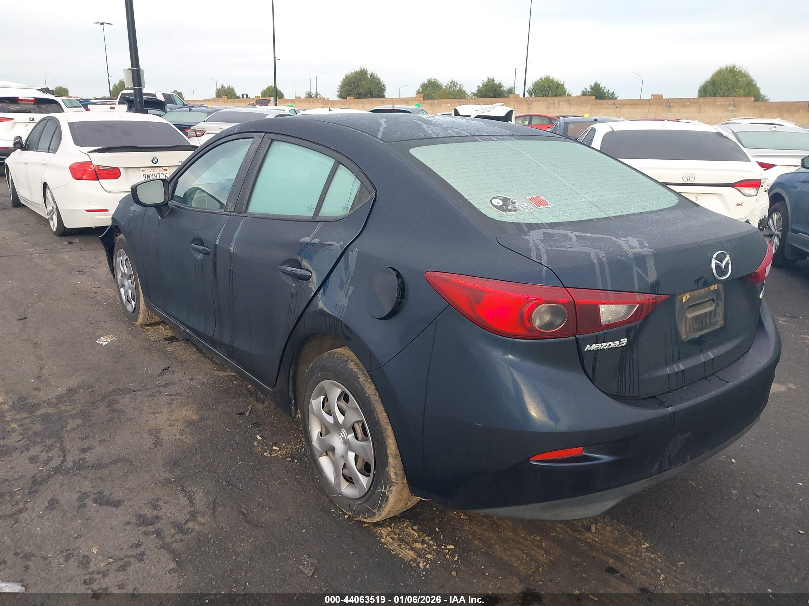 MAZDA MAZDA3 image 3