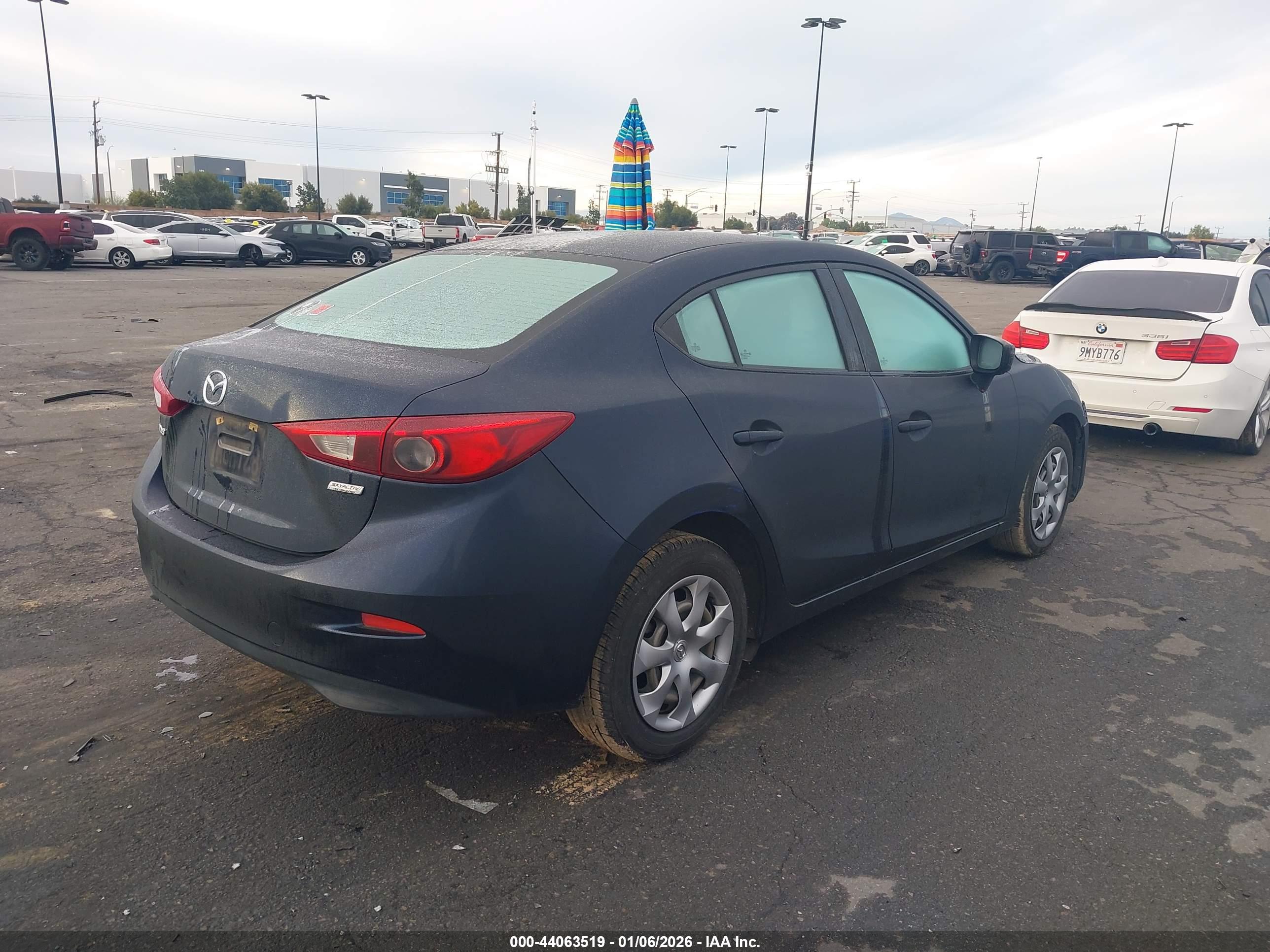 MAZDA MAZDA3 image 4