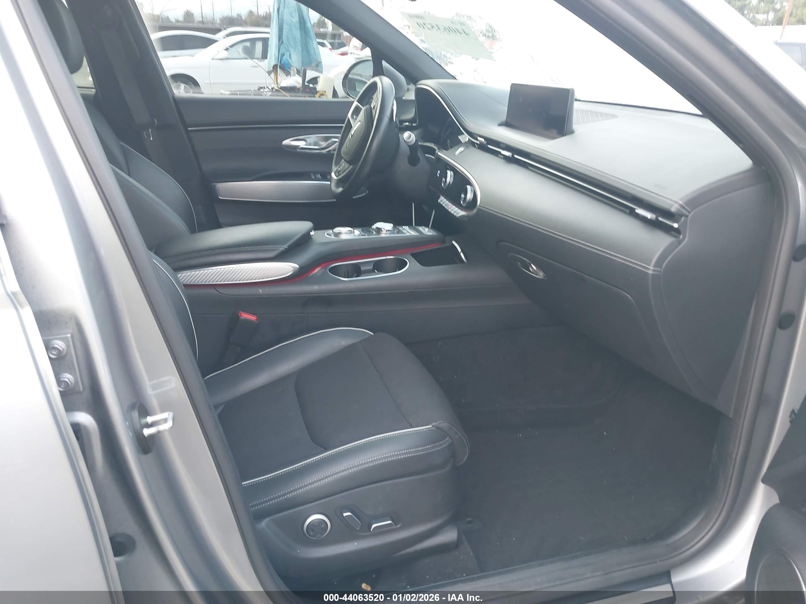 GENESIS GV70 image 5